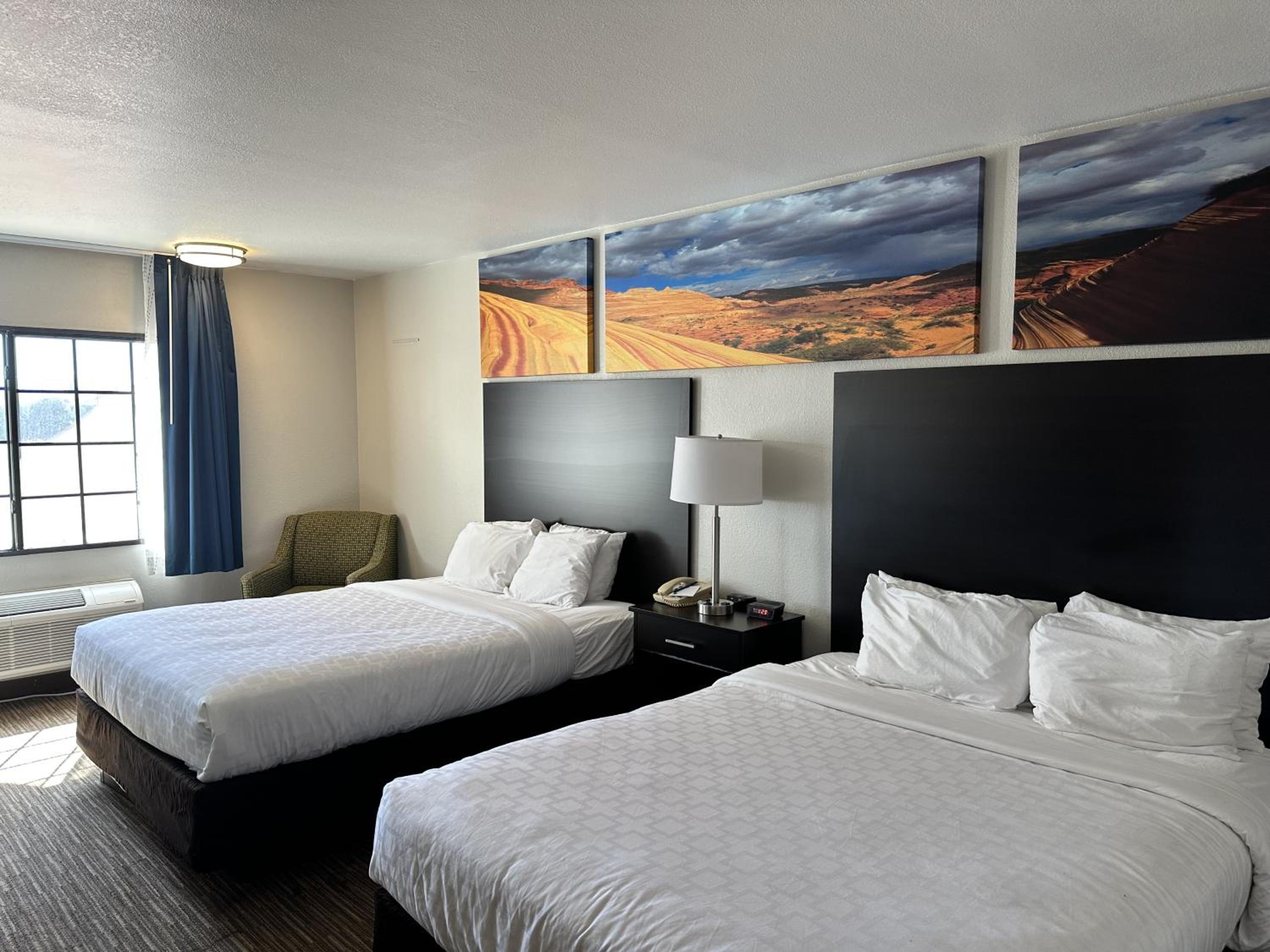 Queen Room with Two Queen Beds - Non-Smoking - Photo 1