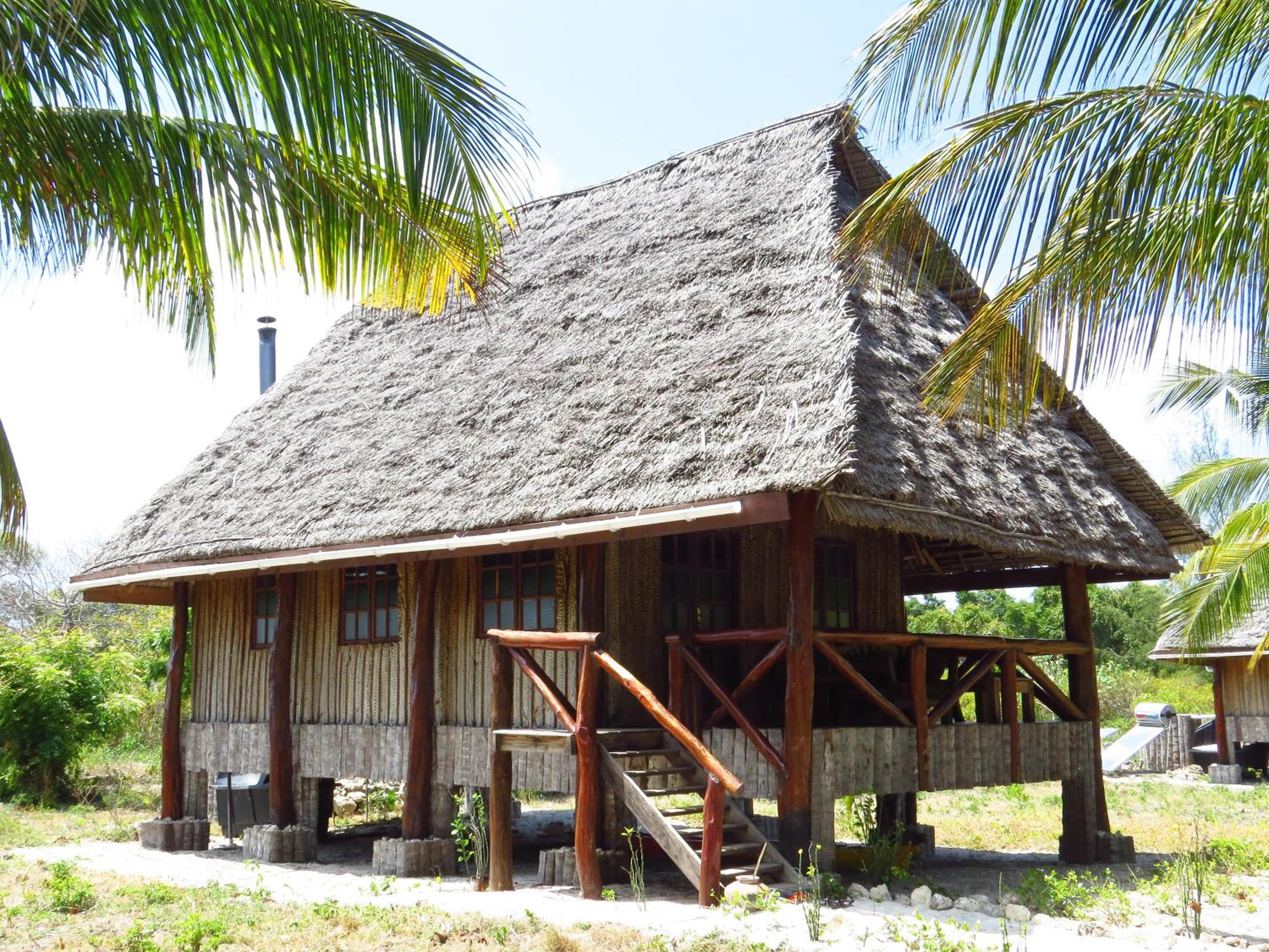 Bungalow (2 Adults) photo 1