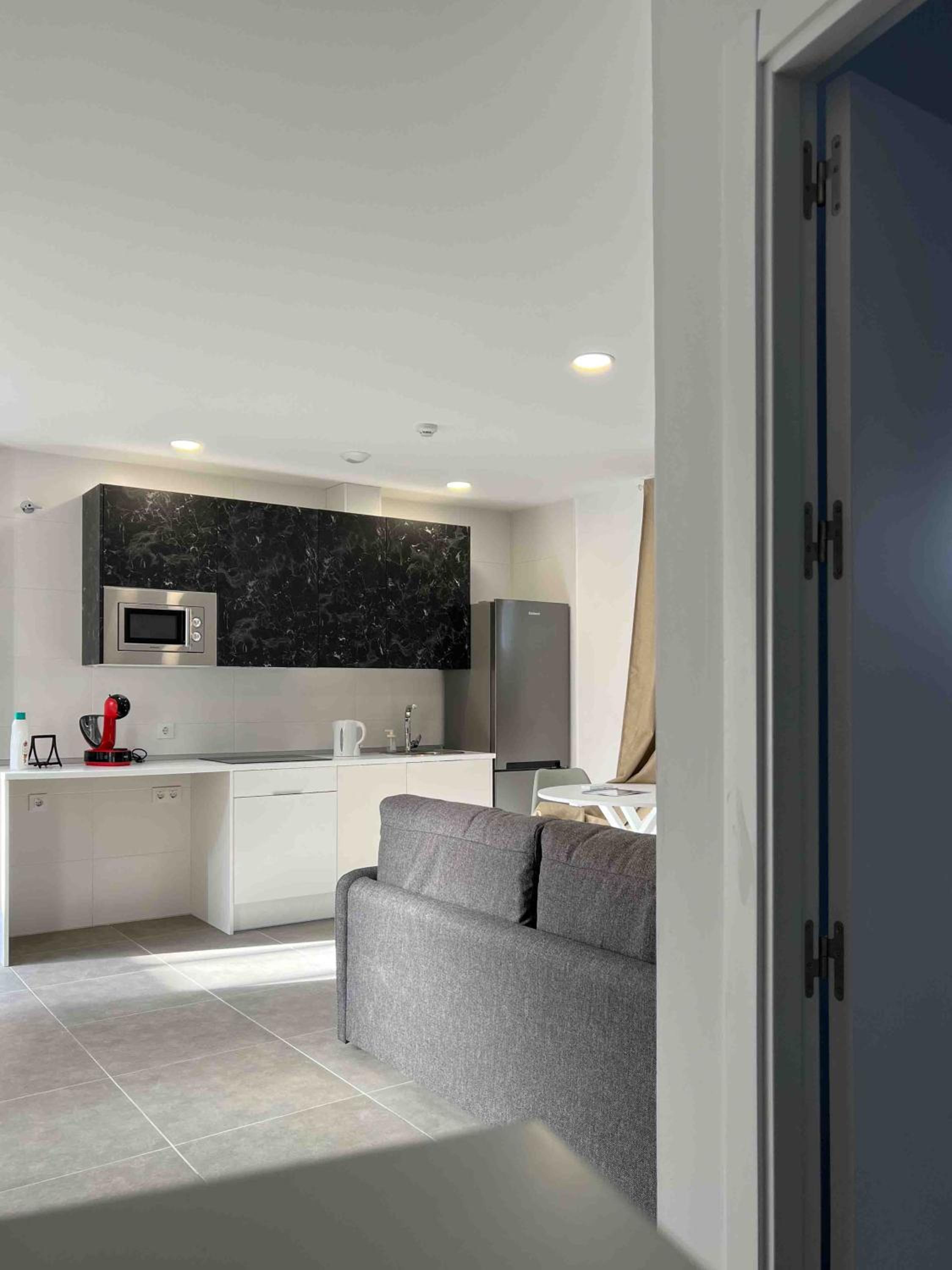 Apartment 10 photo 2