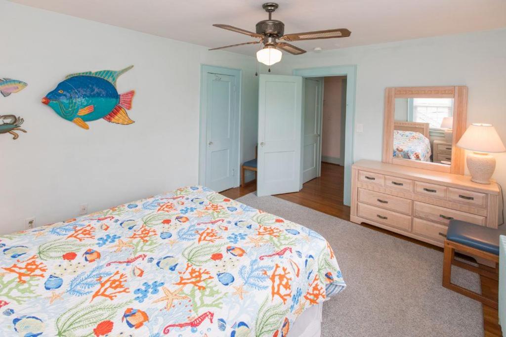 Five-Bedroom House photo 3