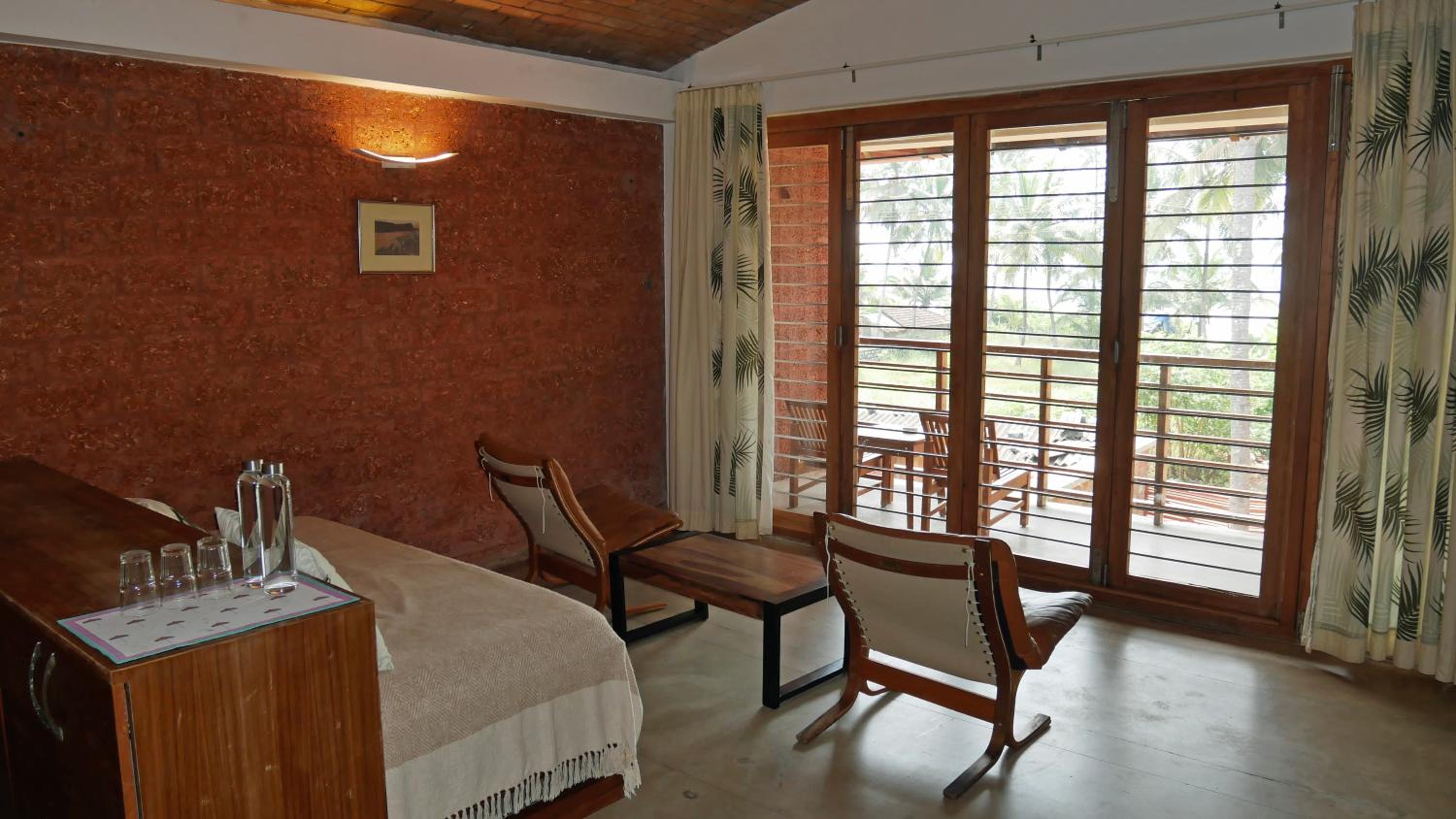 Superior Family Room photo 3