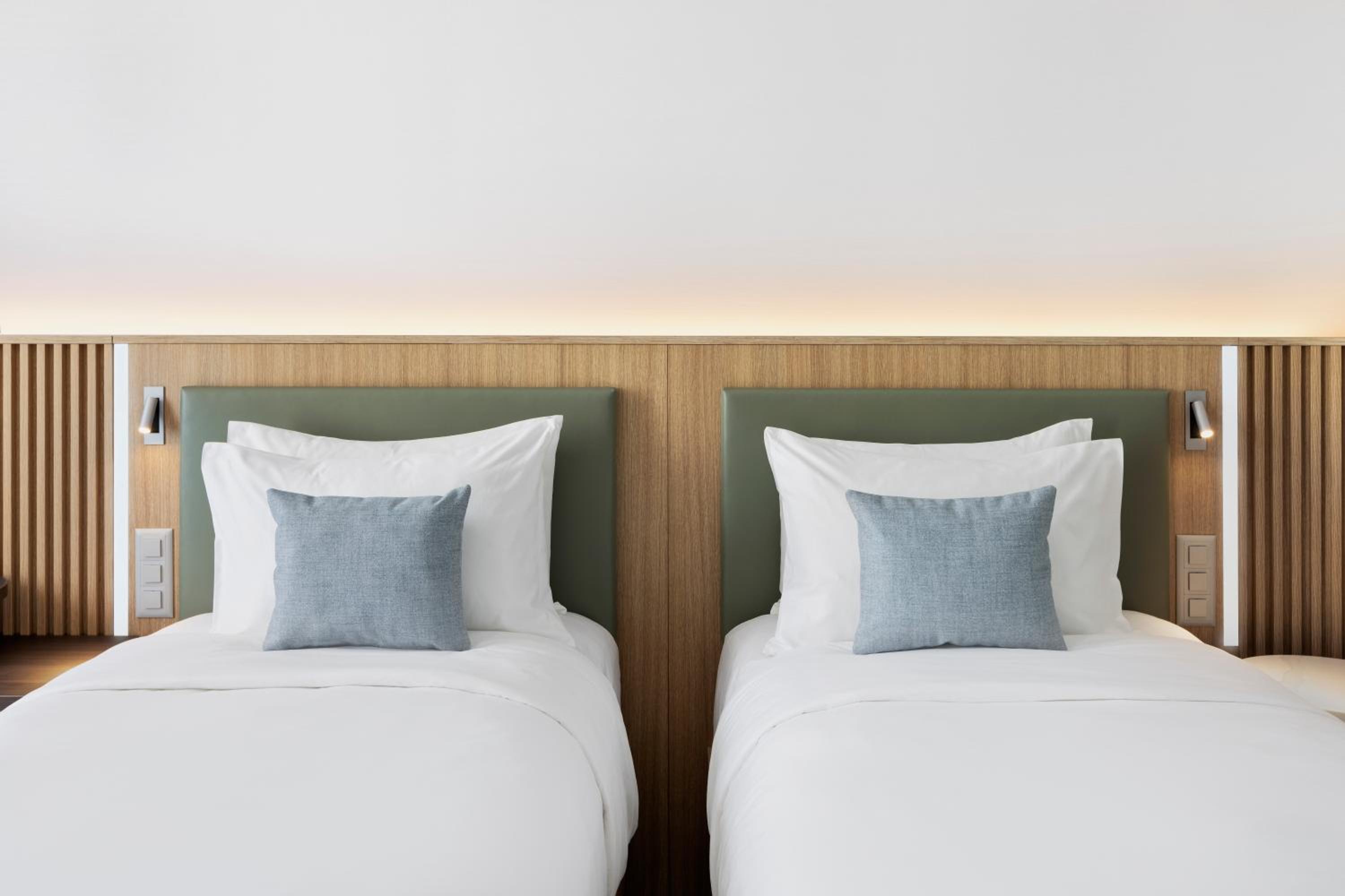 Premium Twin Room with Courtyard View photo 3