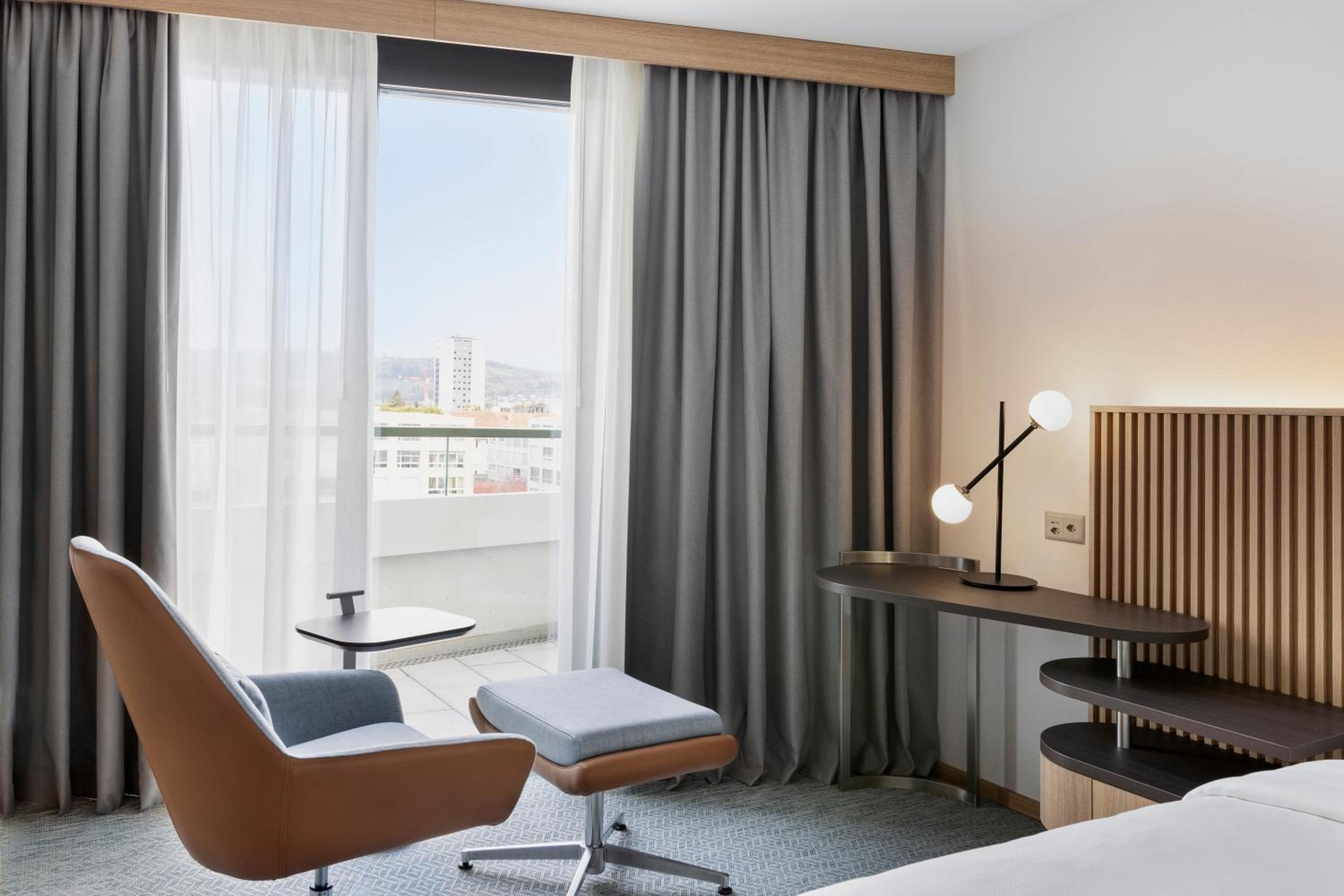 King Room with City View photo 2
