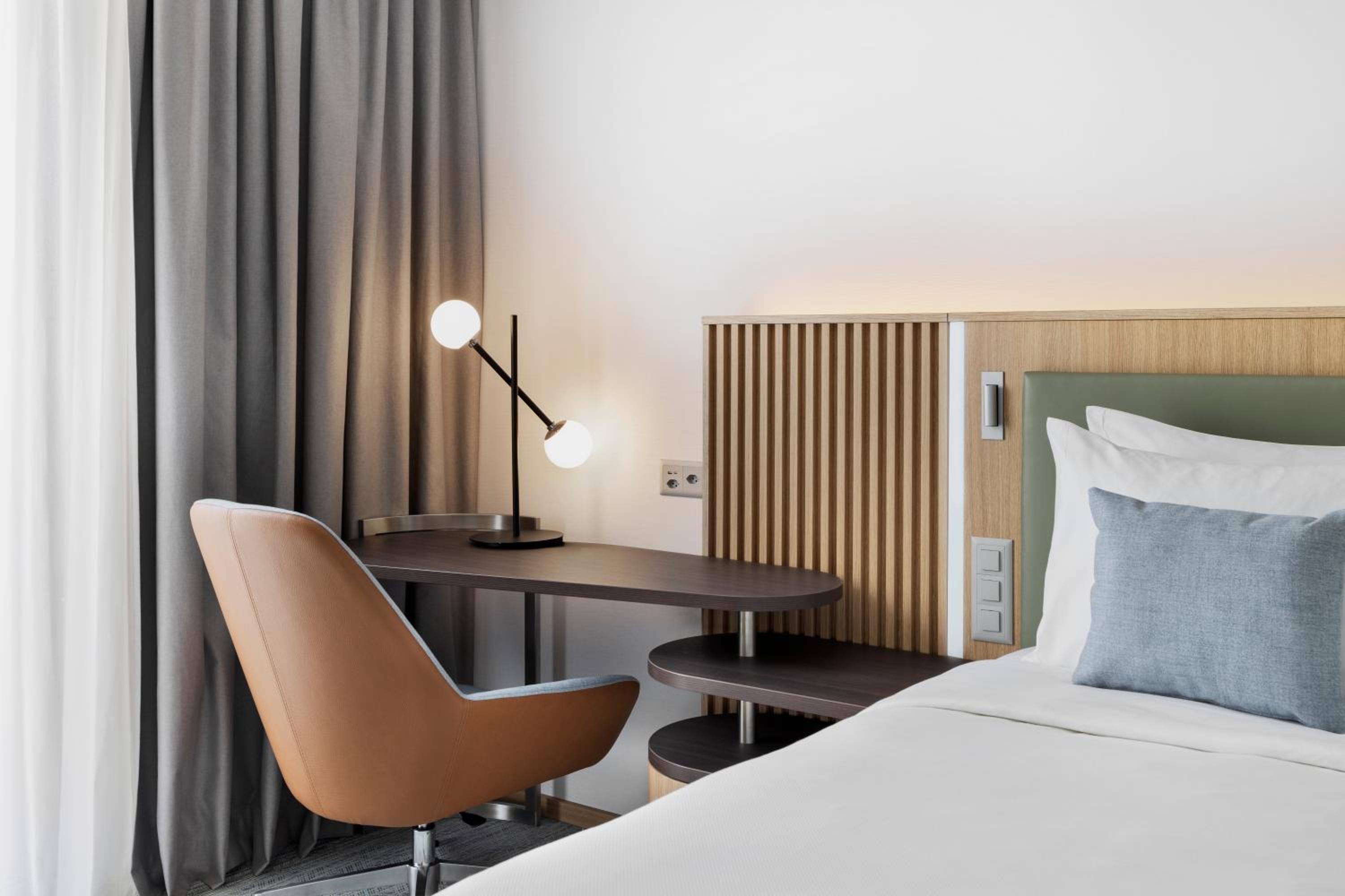 Twin Room with City View photo 2