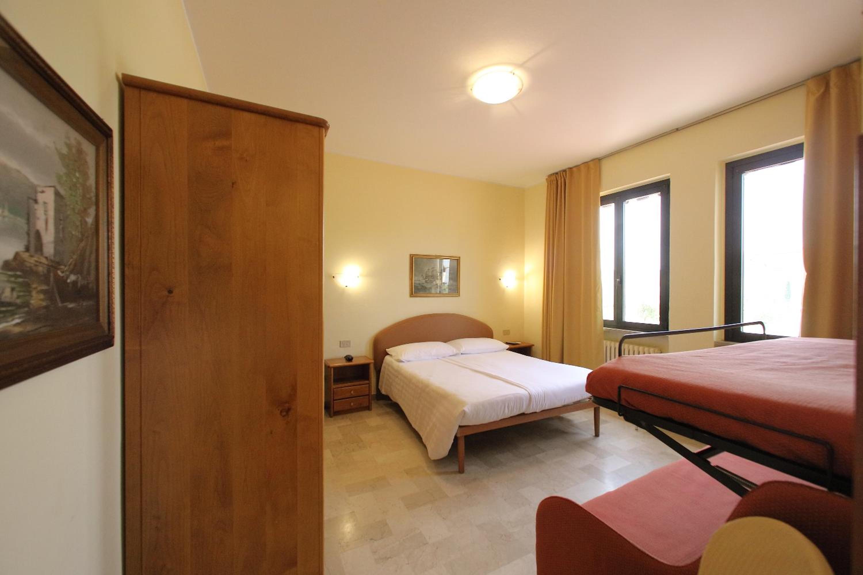 Large Double Room photo 3