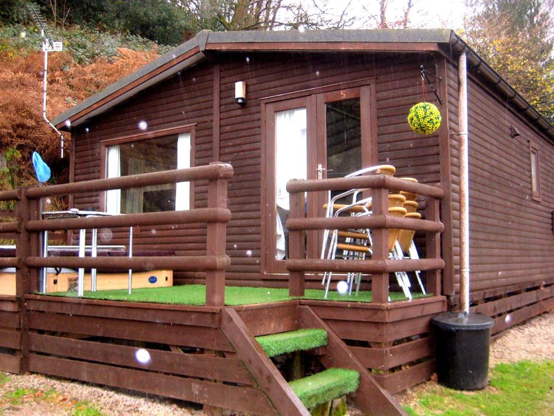 Two-Bedroom Chalet with Hot Tub photo 2