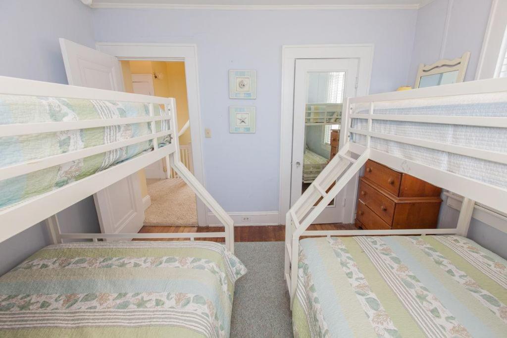 Four-Bedroom House photo 2