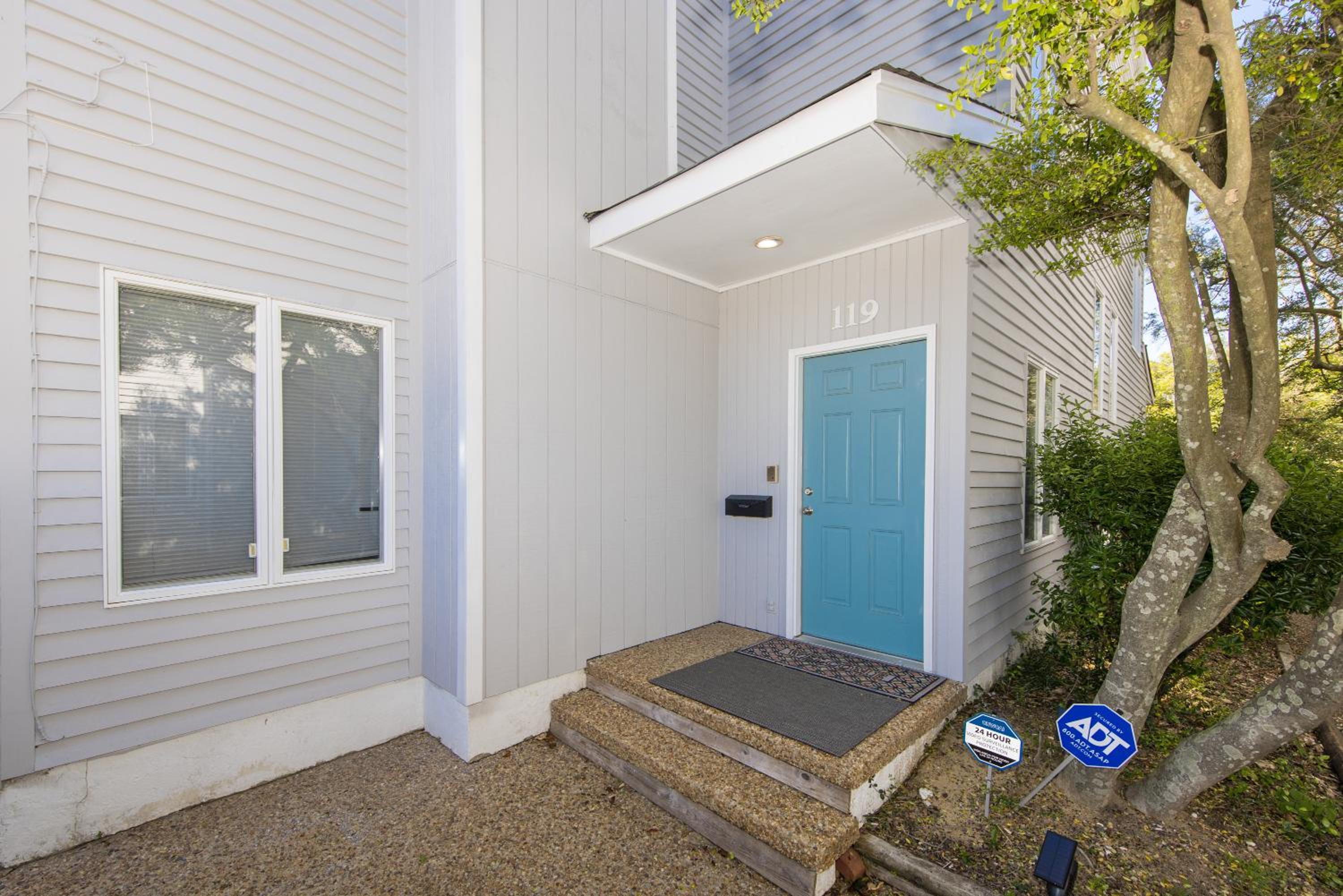 Four-Bedroom House photo 2