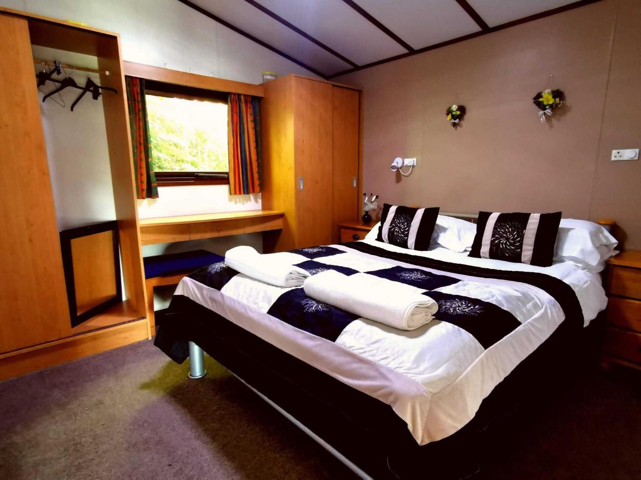 Two-Bedroom Chalet with Hot Tub photo 1