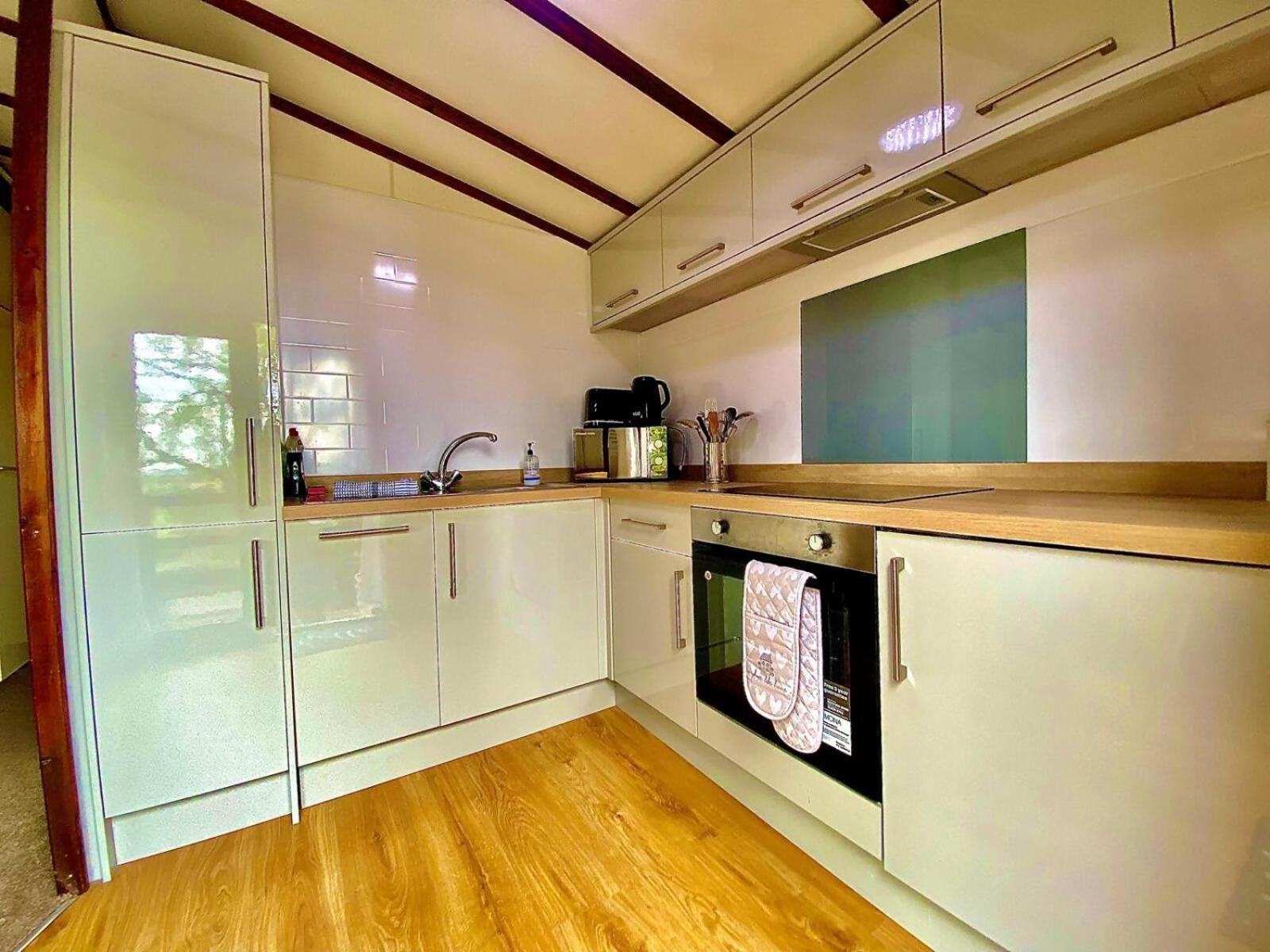 Two-Bedroom Chalet - No Hot Tub photo 2