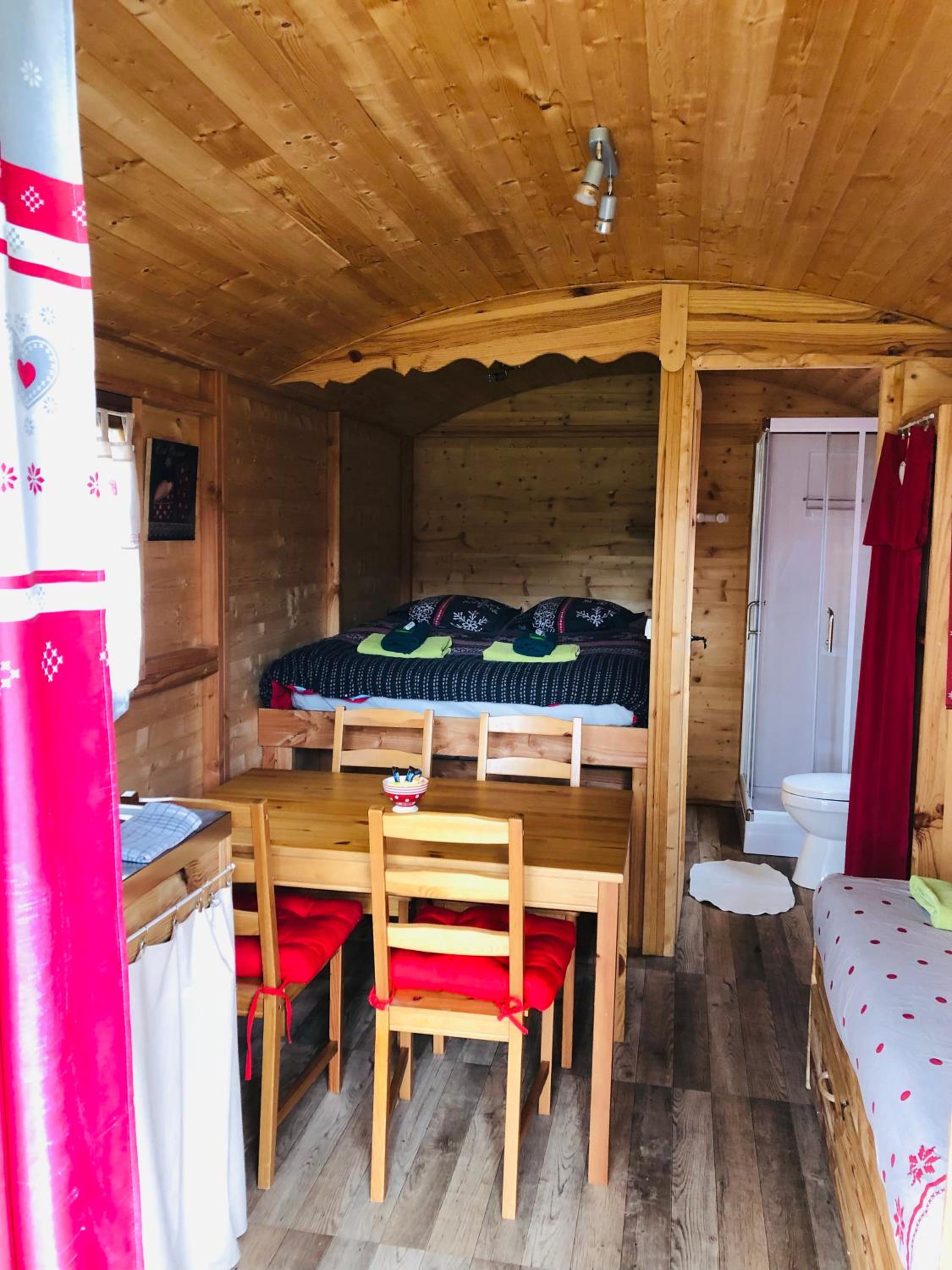 Standard Triple Room - Photo 2