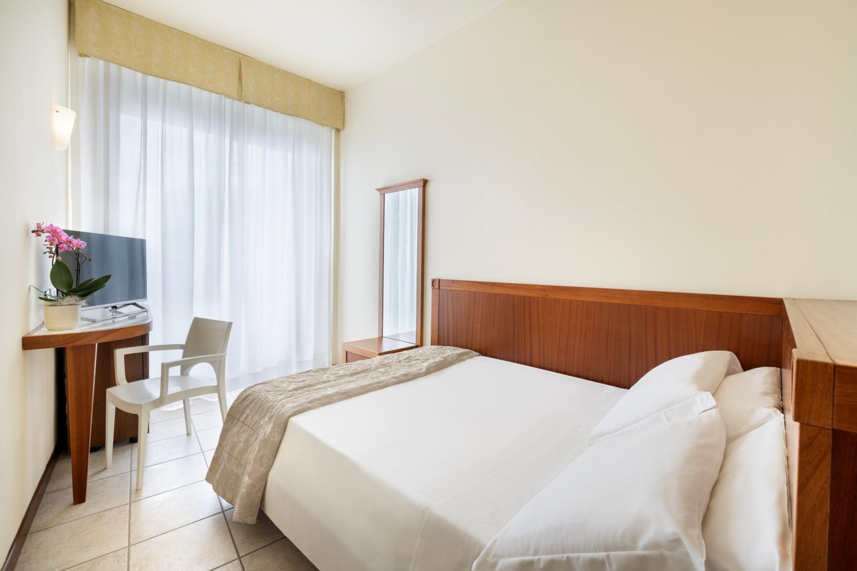  Junior Double Room photo 1