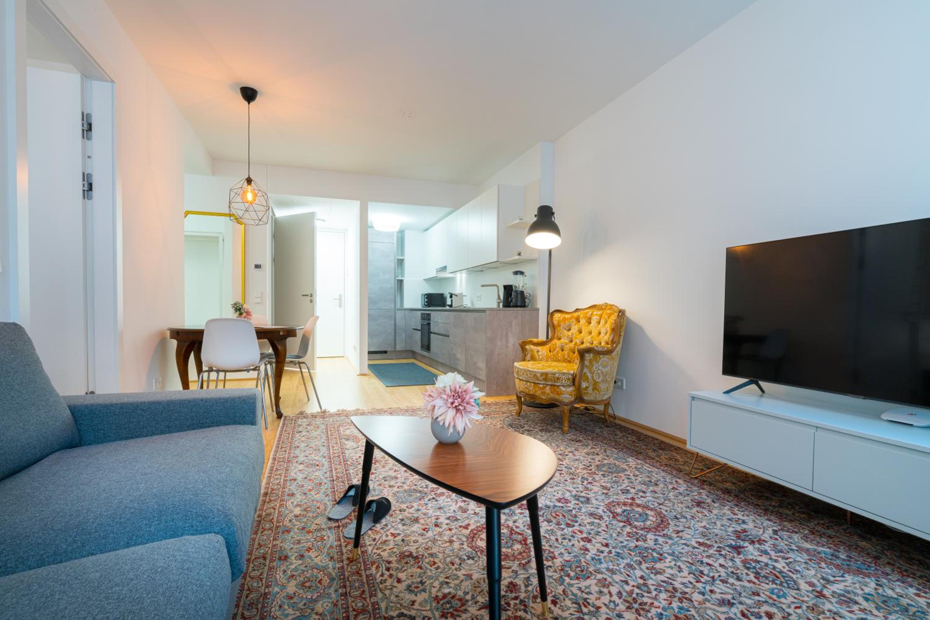 One-Bedroom Apartment