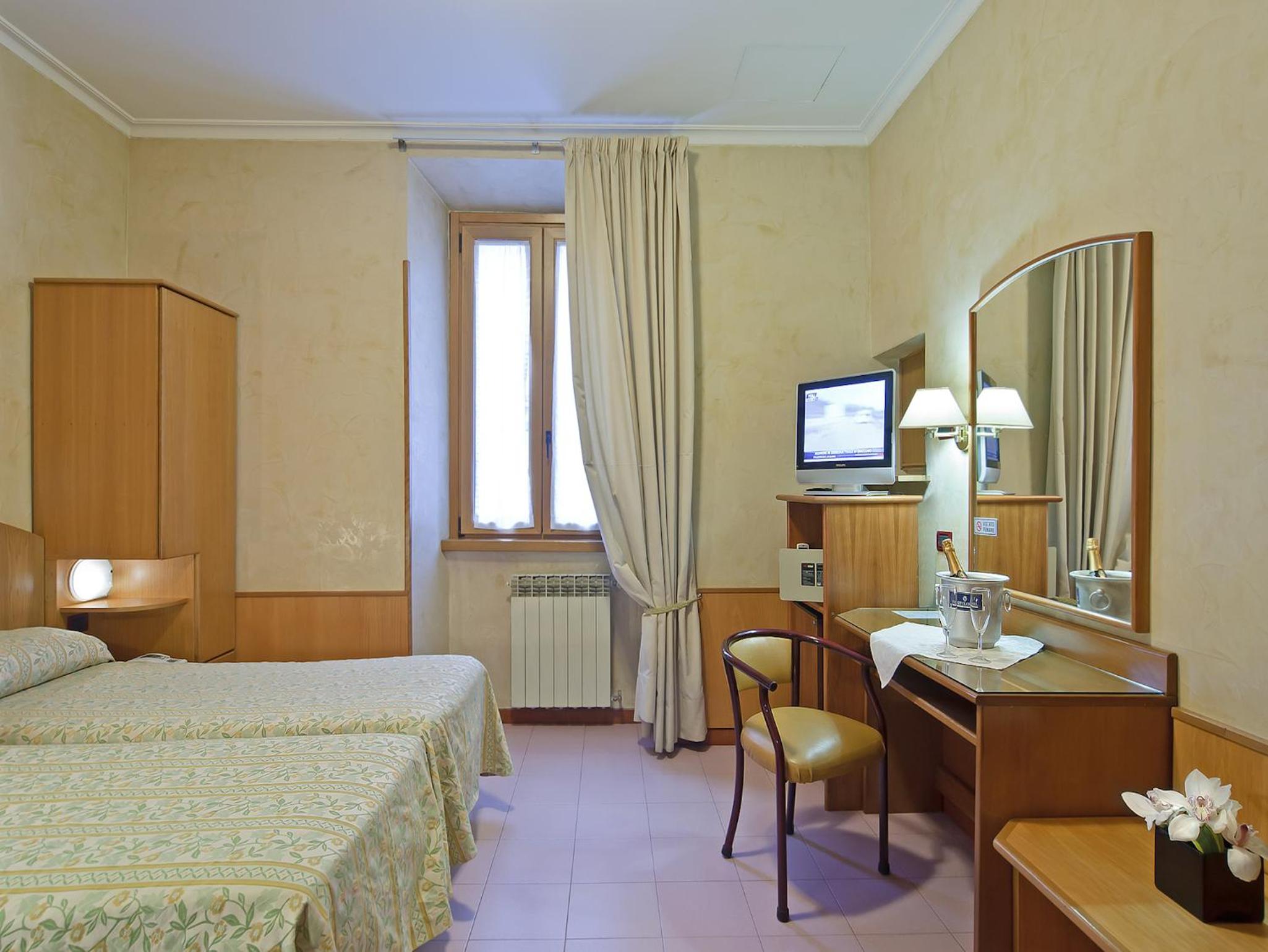 Double or Twin Room photo 2