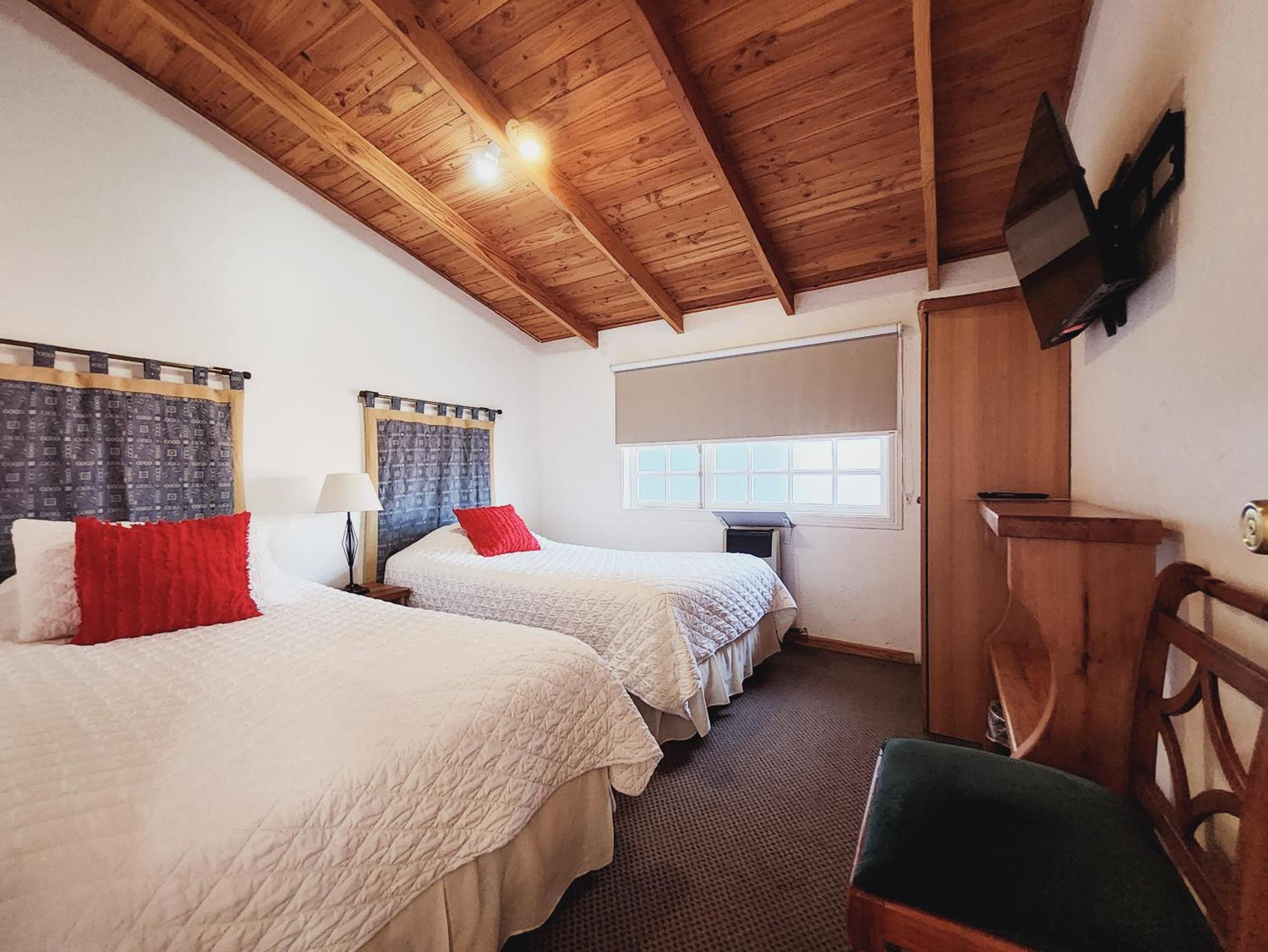 Small Twin Room photo 1