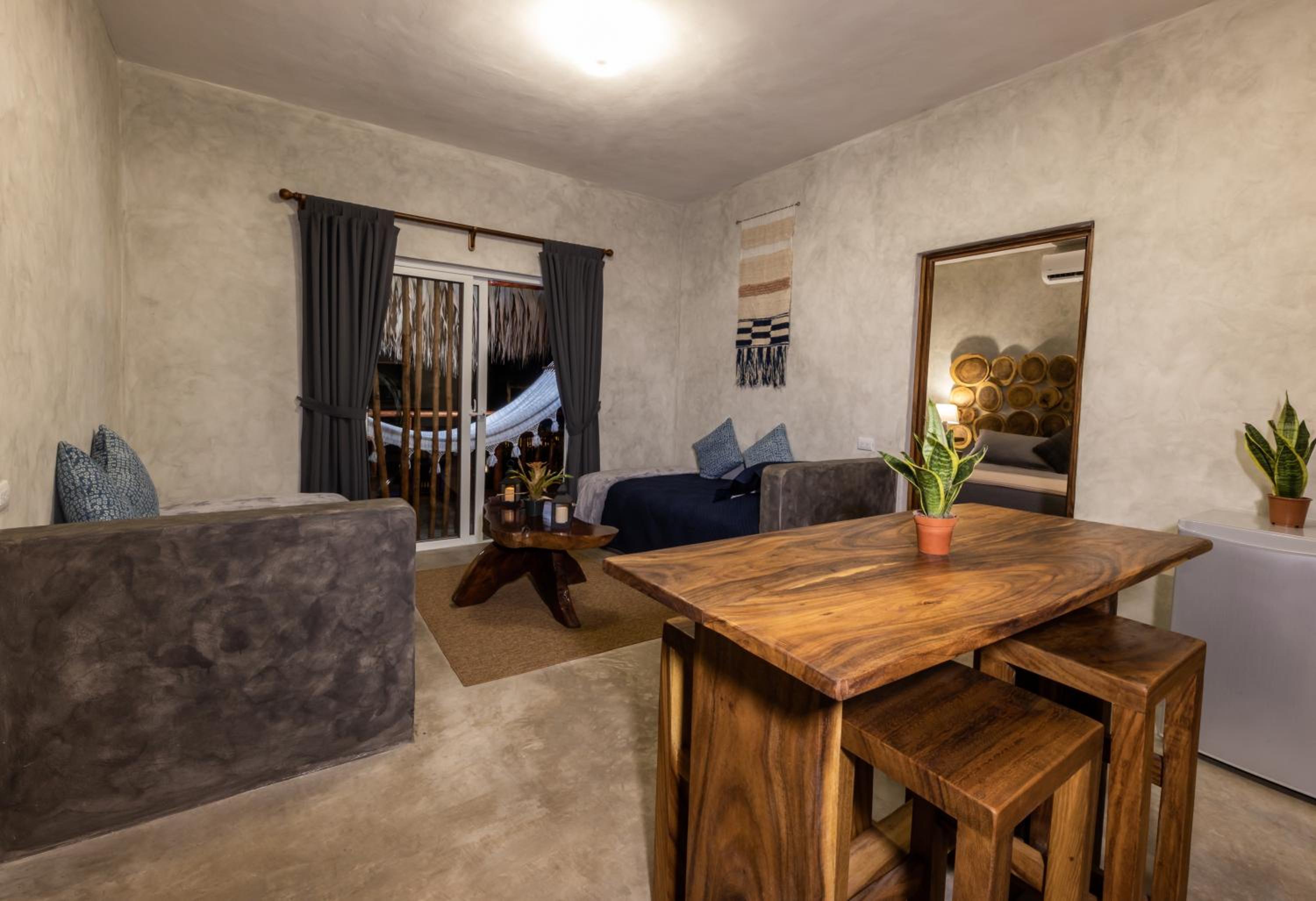 Deluxe Suite with Sea View photo 3