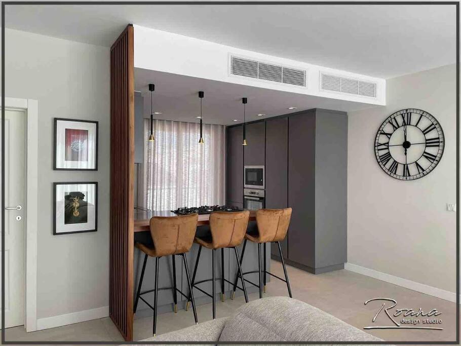 One-Bedroom Apartment photo 3