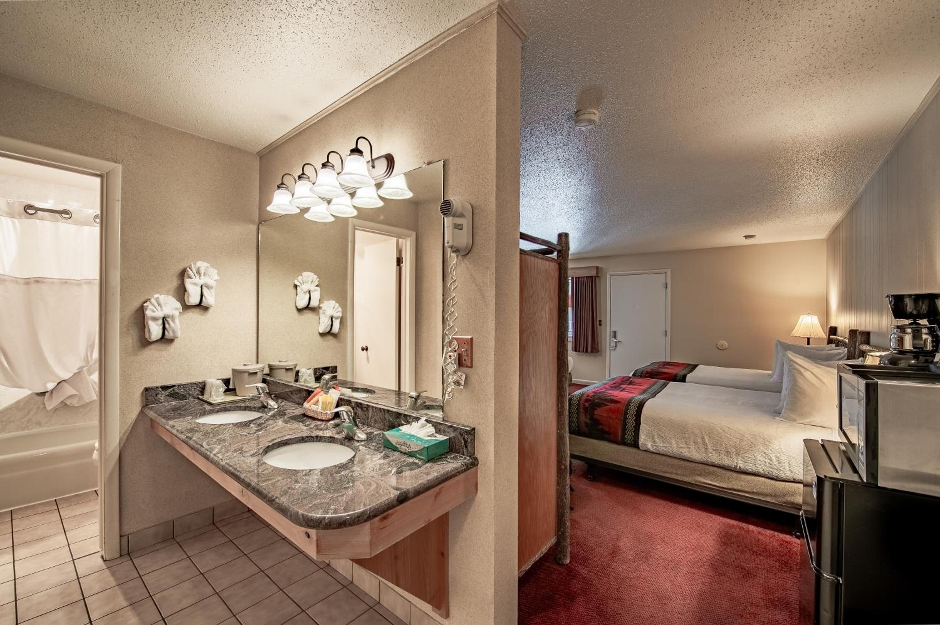 Classic Triple Room photo 2