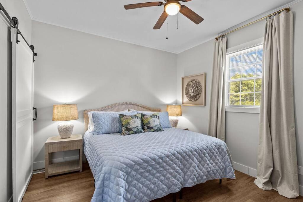 Three-Bedroom House photo 2
