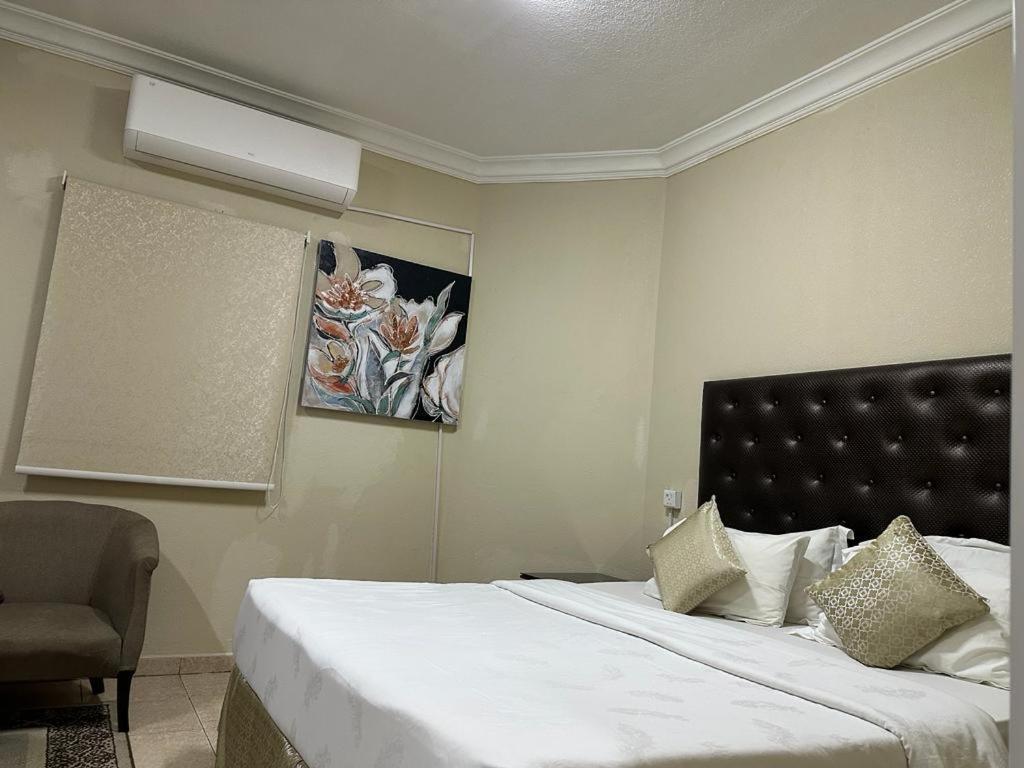 Deluxe Double Room (1 Adult + 1 Child) photo 3