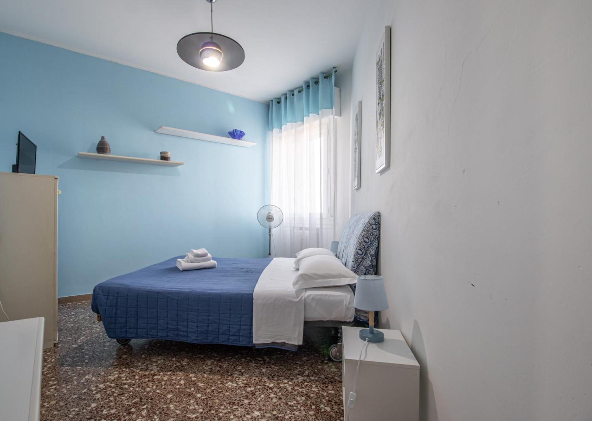 Standard Double Room with Shared Bathroom