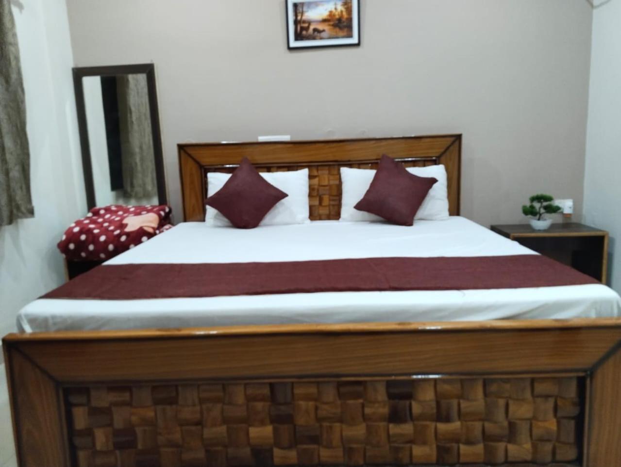 Deluxe Double Room (2 Adults + 1 Child) photo 2