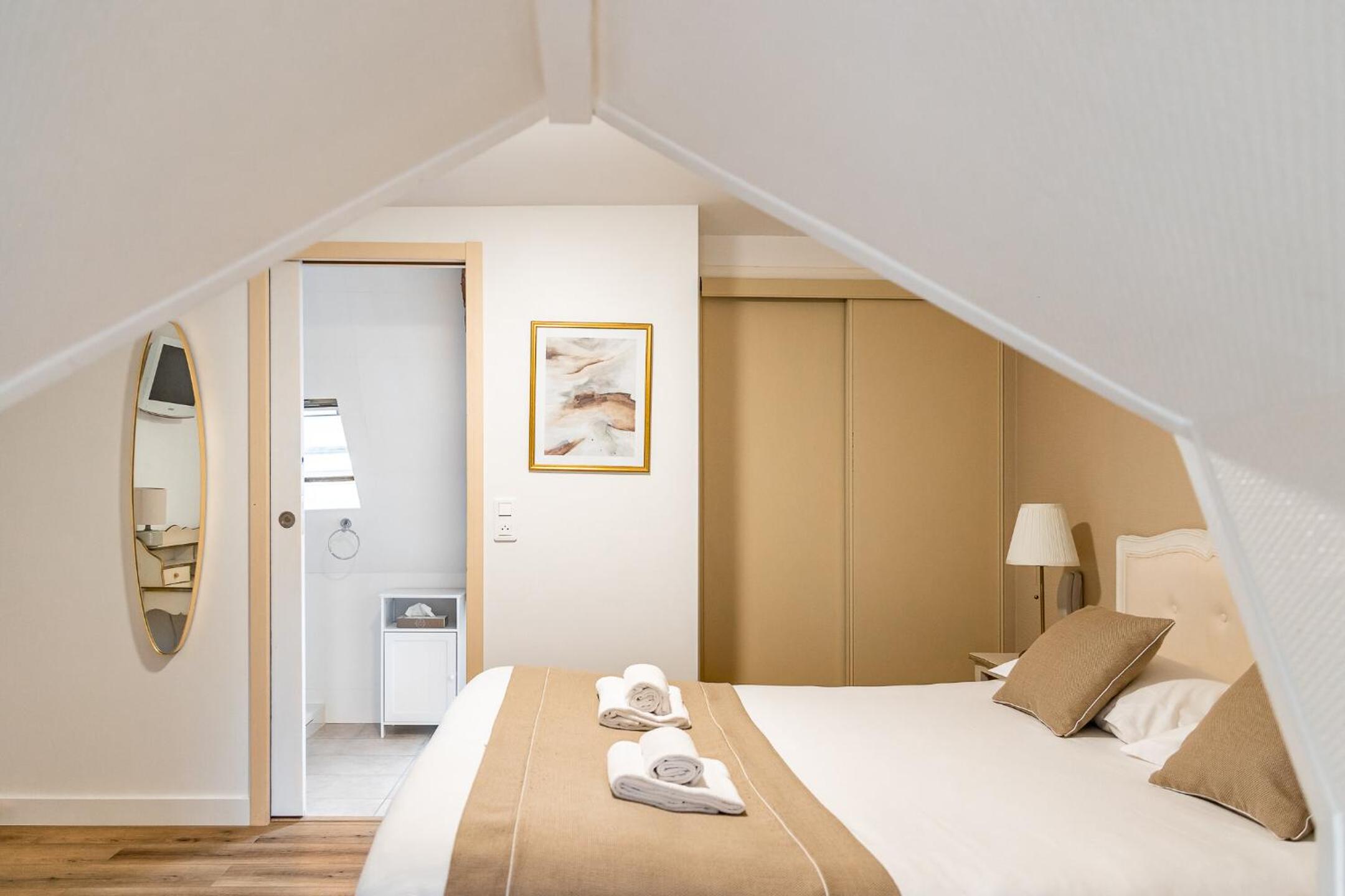Double Room - Photo 12