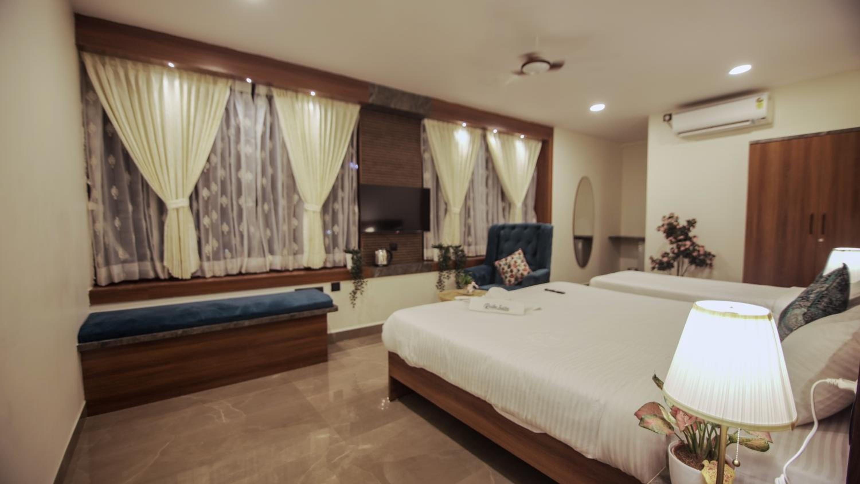 Family Room - Photo 16