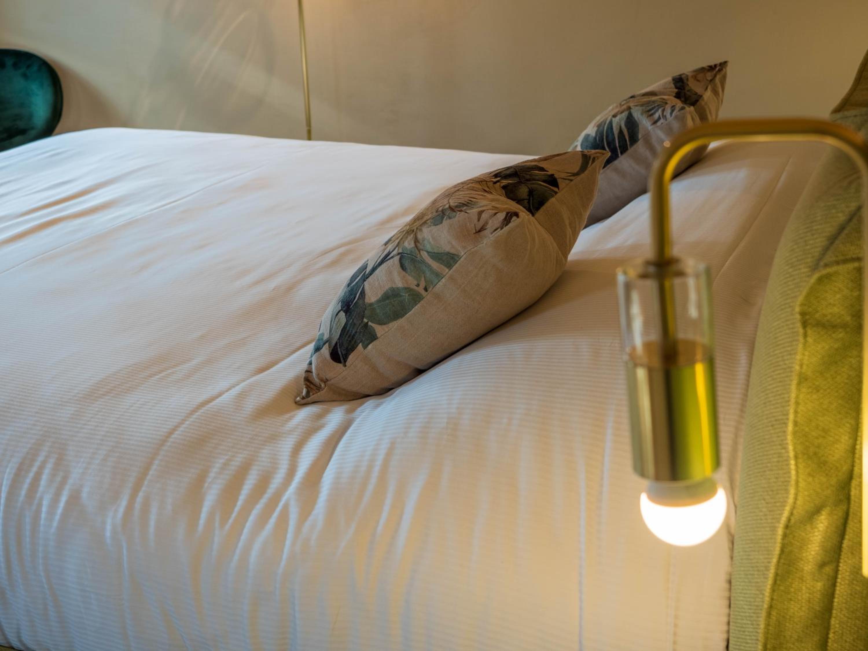 Deluxe Room - Photo 2