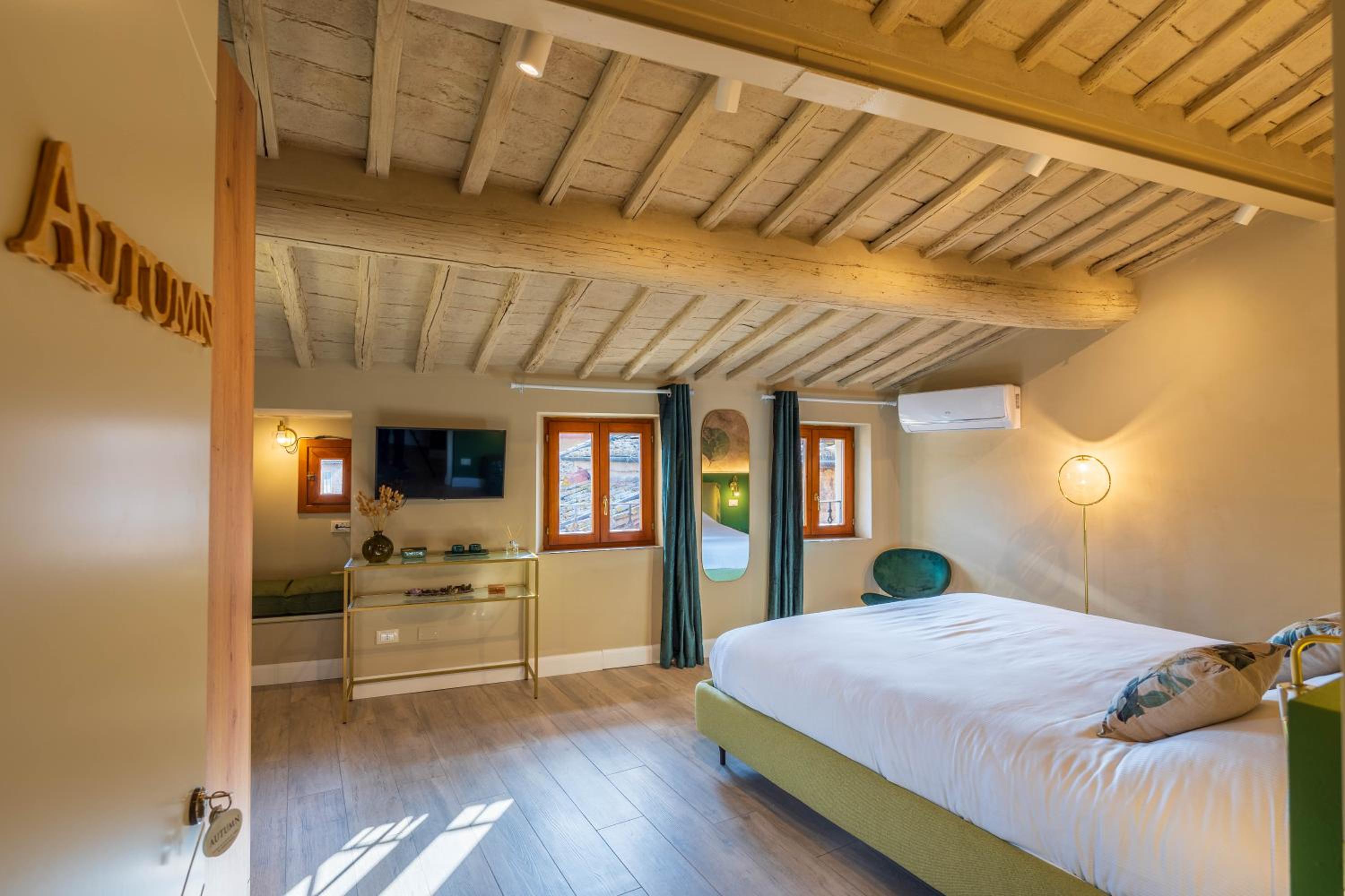 Deluxe Room - Photo 18