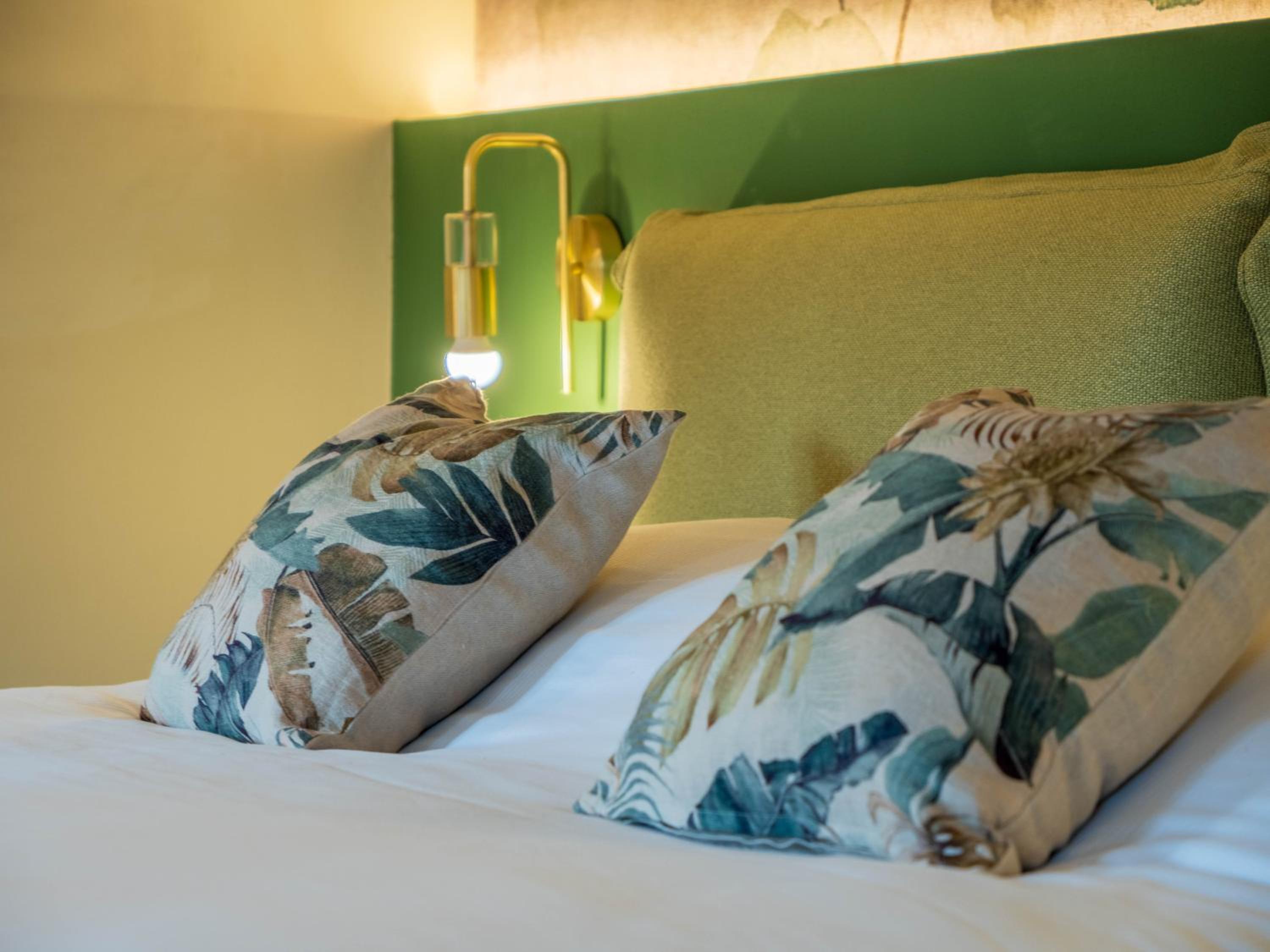 Deluxe Room - Photo 19