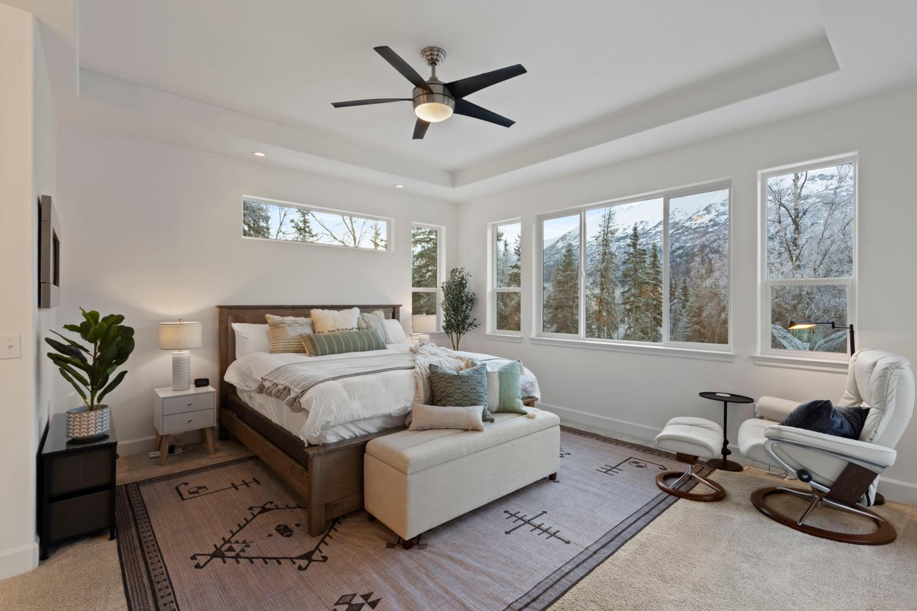 Four-Bedroom House photo 2