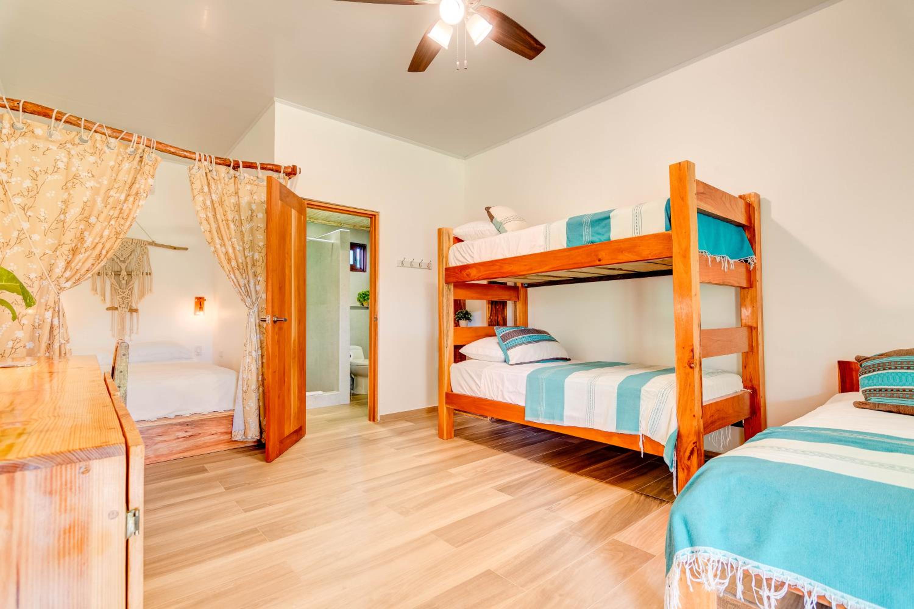 Standard Room (5 Adults)
