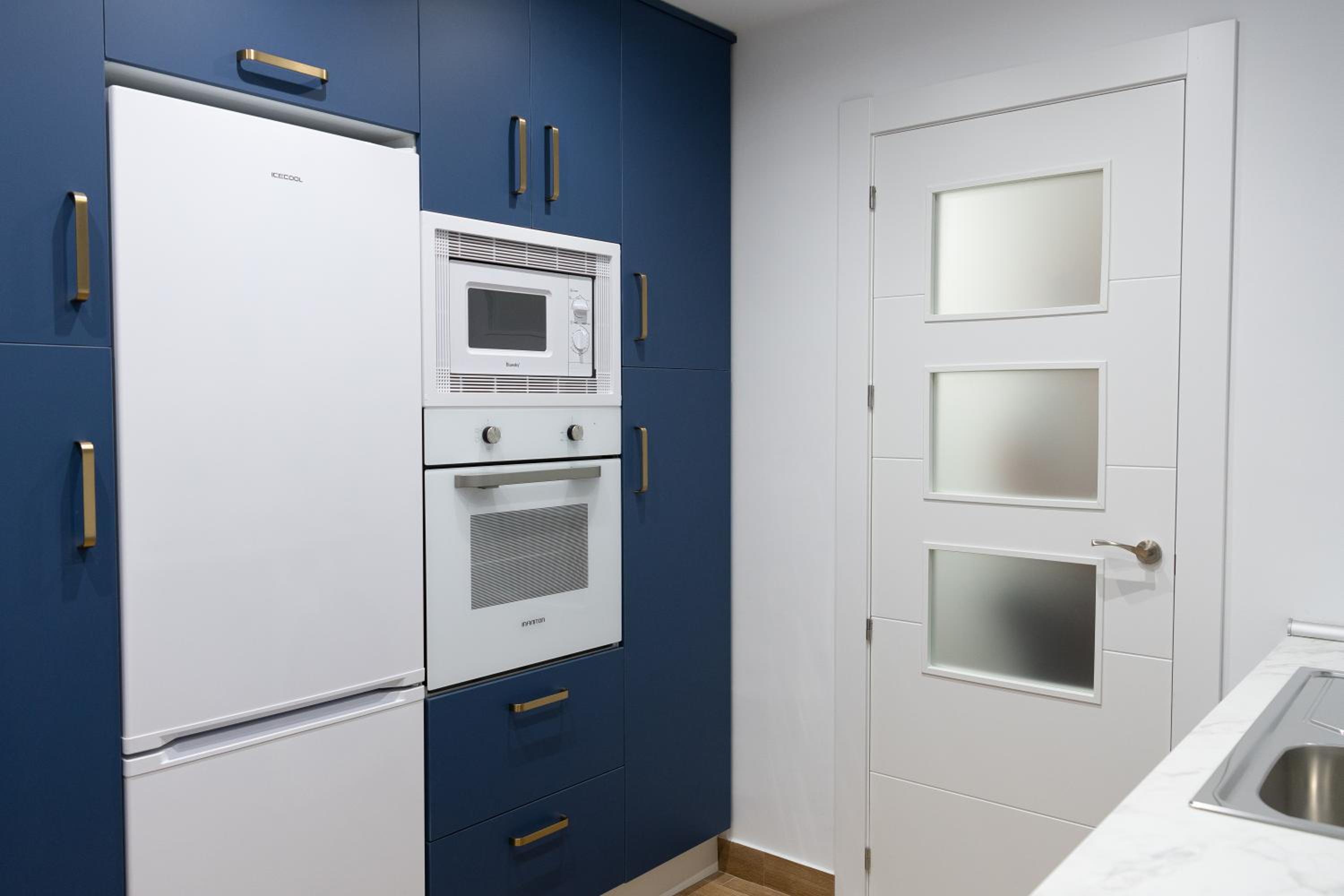 Three-Bedroom Apartment photo 2
