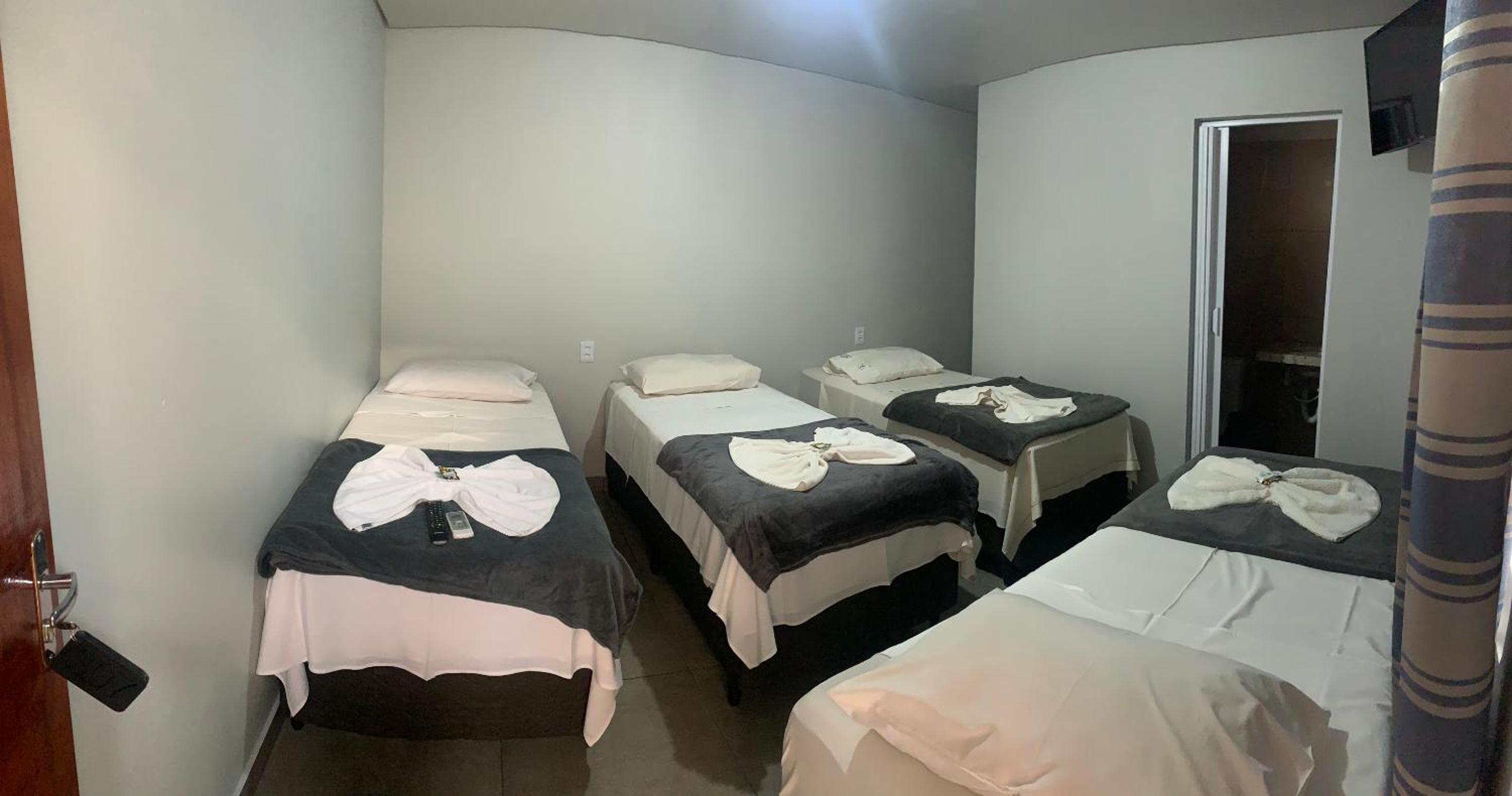 Economy Quadruple Room photo 3