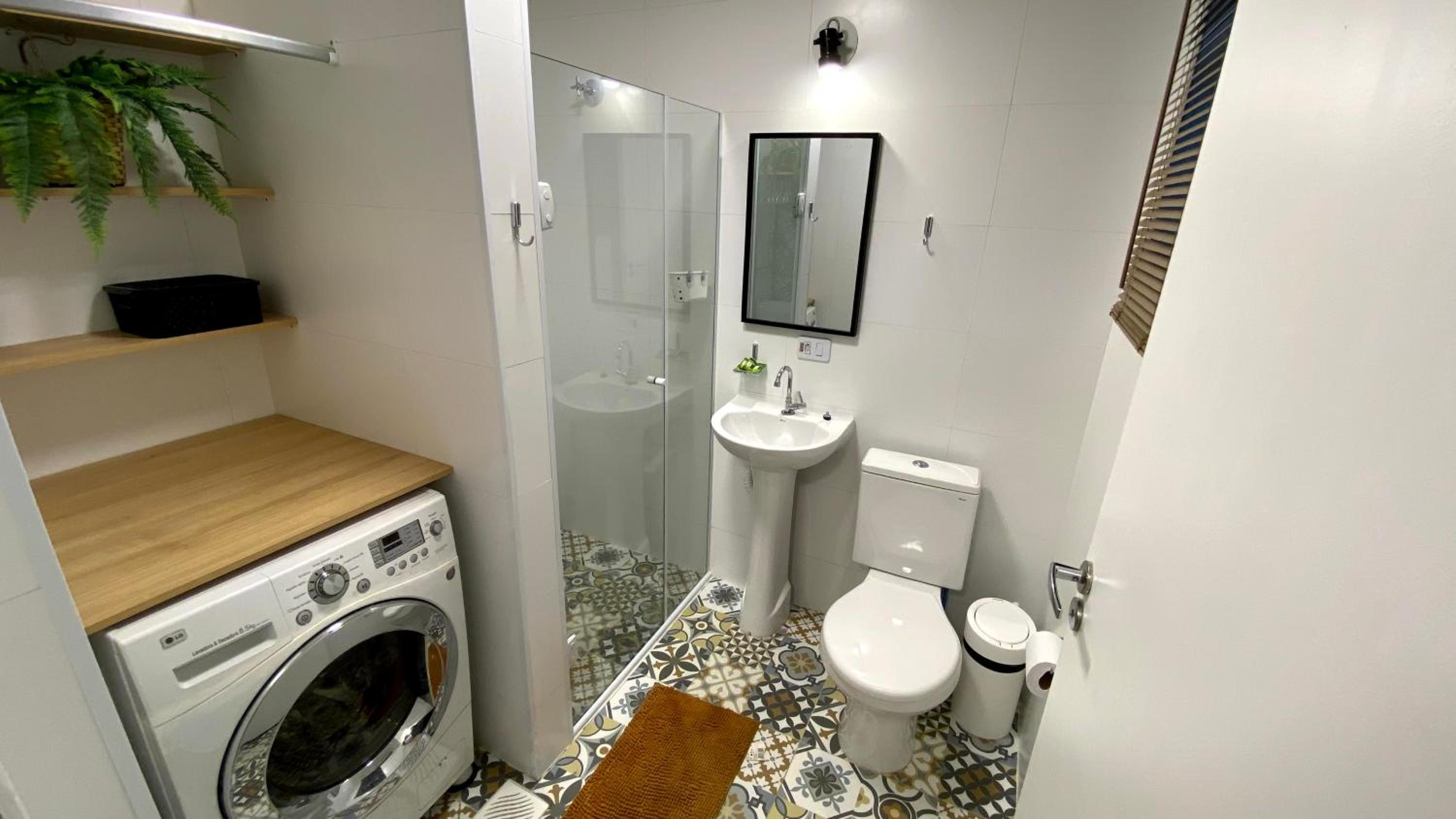 Studio Apartment - Photo 2