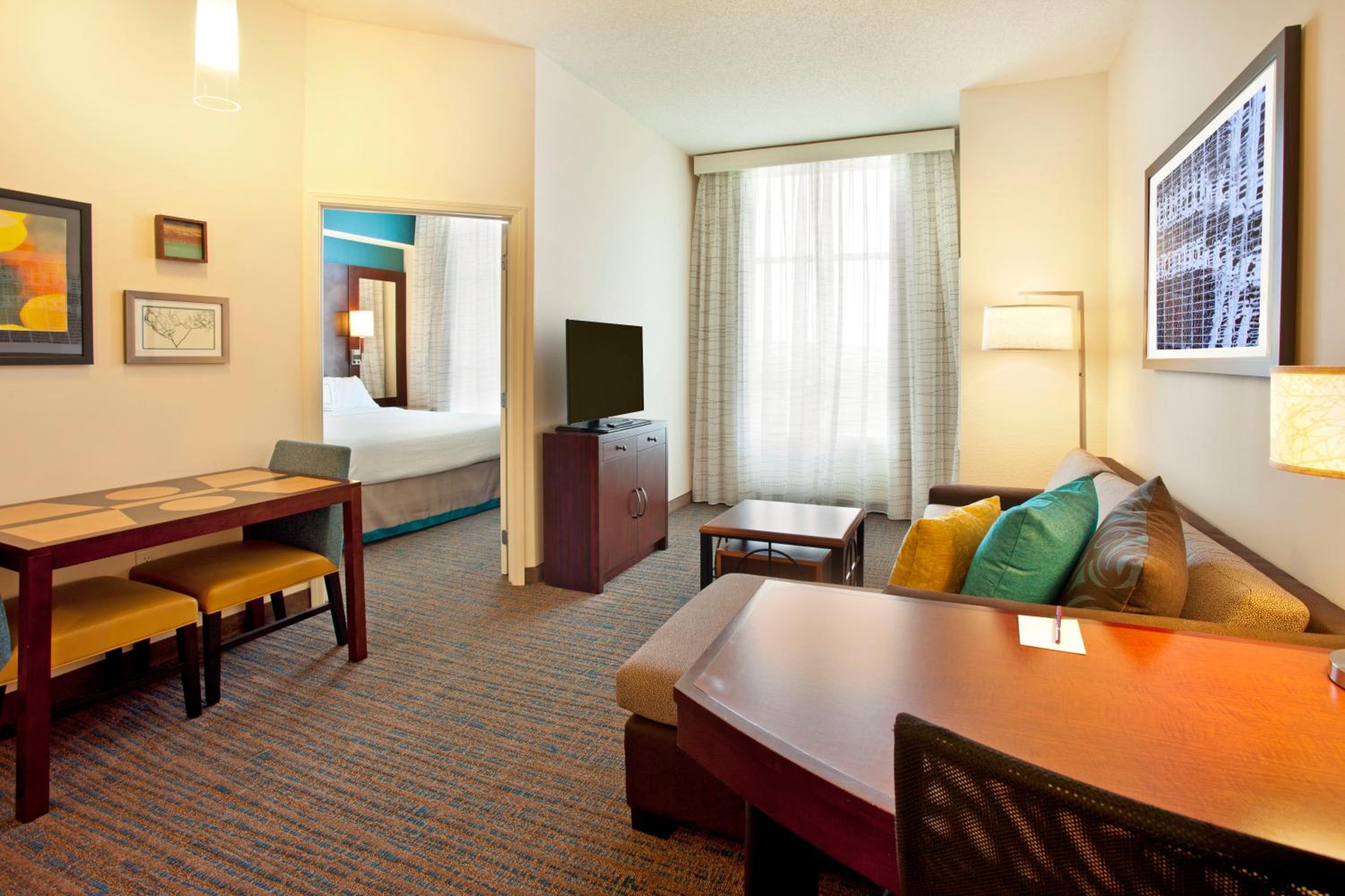 One-Bedroom Suite - Photo 1