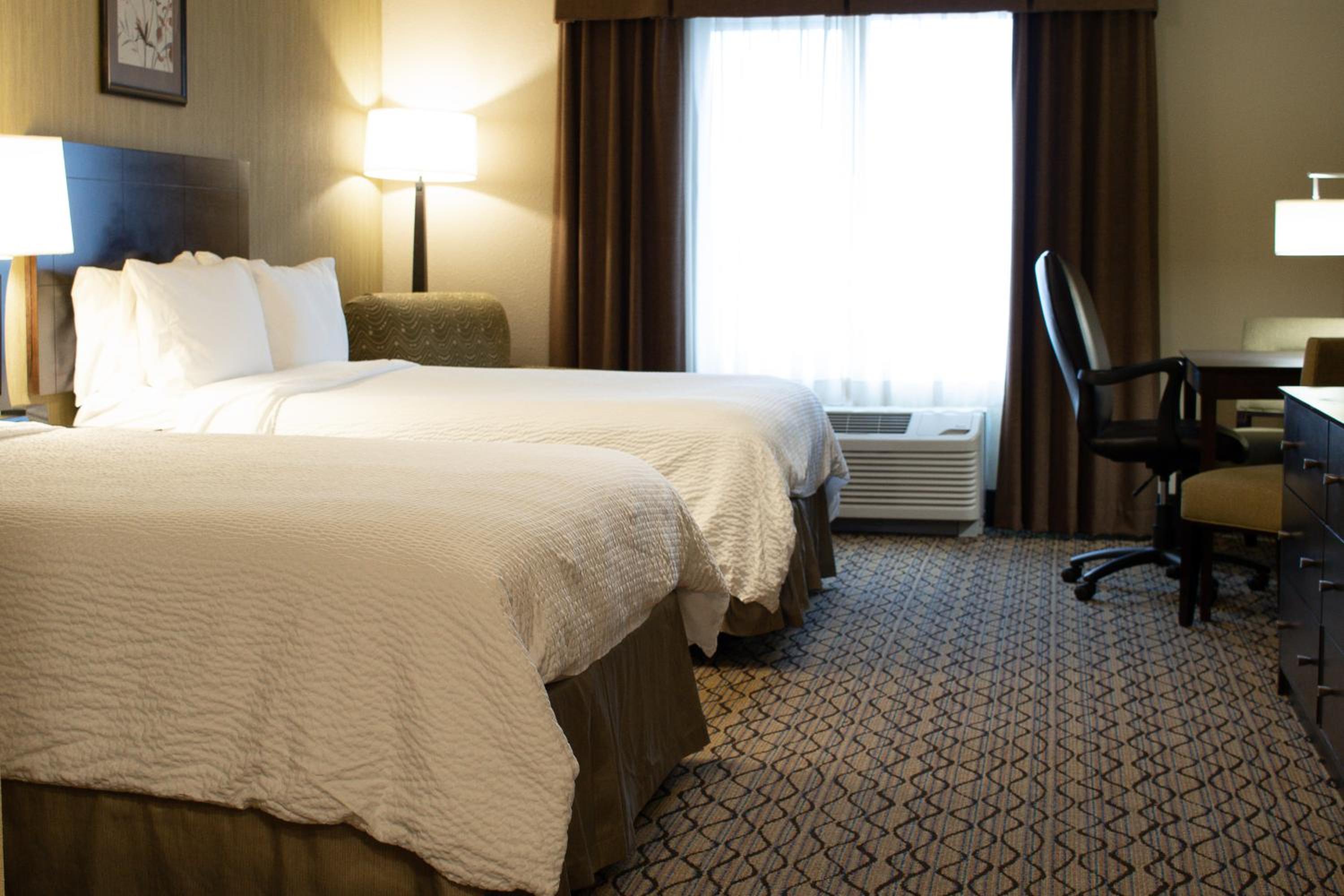 Standard Queen Room with Two Queen Beds - Photo 1