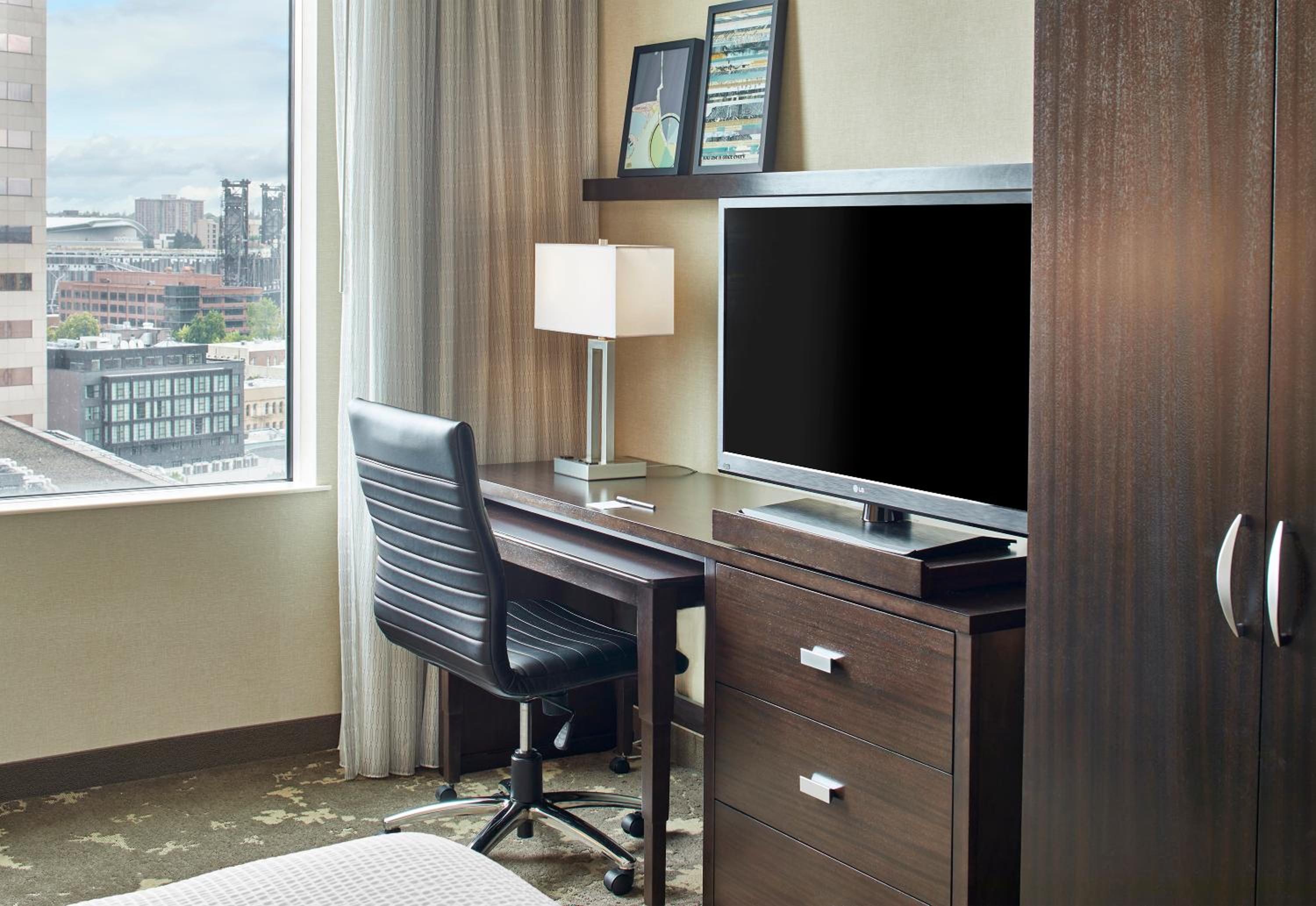 Corner King Room - Photo 2