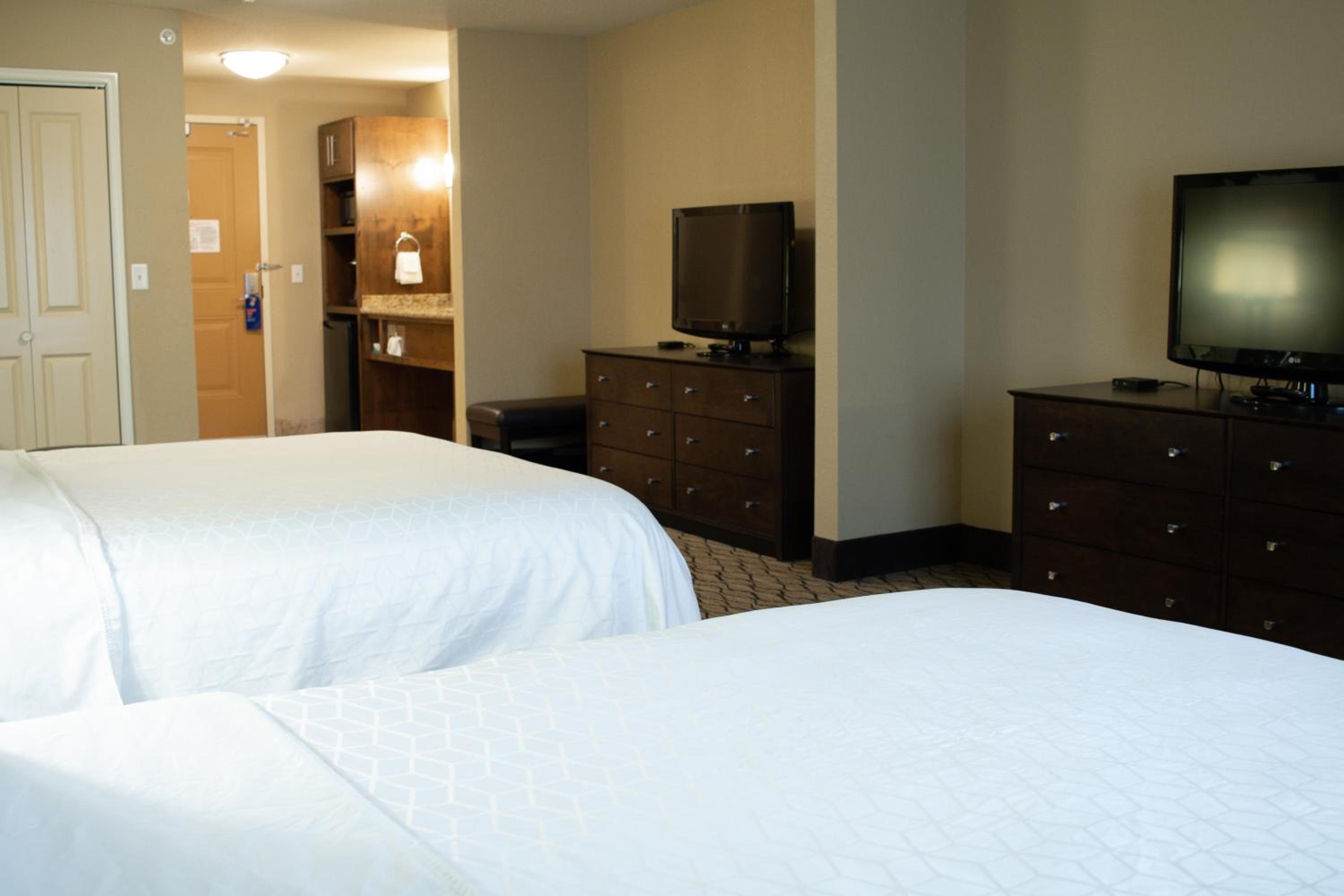 Suite with Two Beds - Non-Smoking - Photo 2
