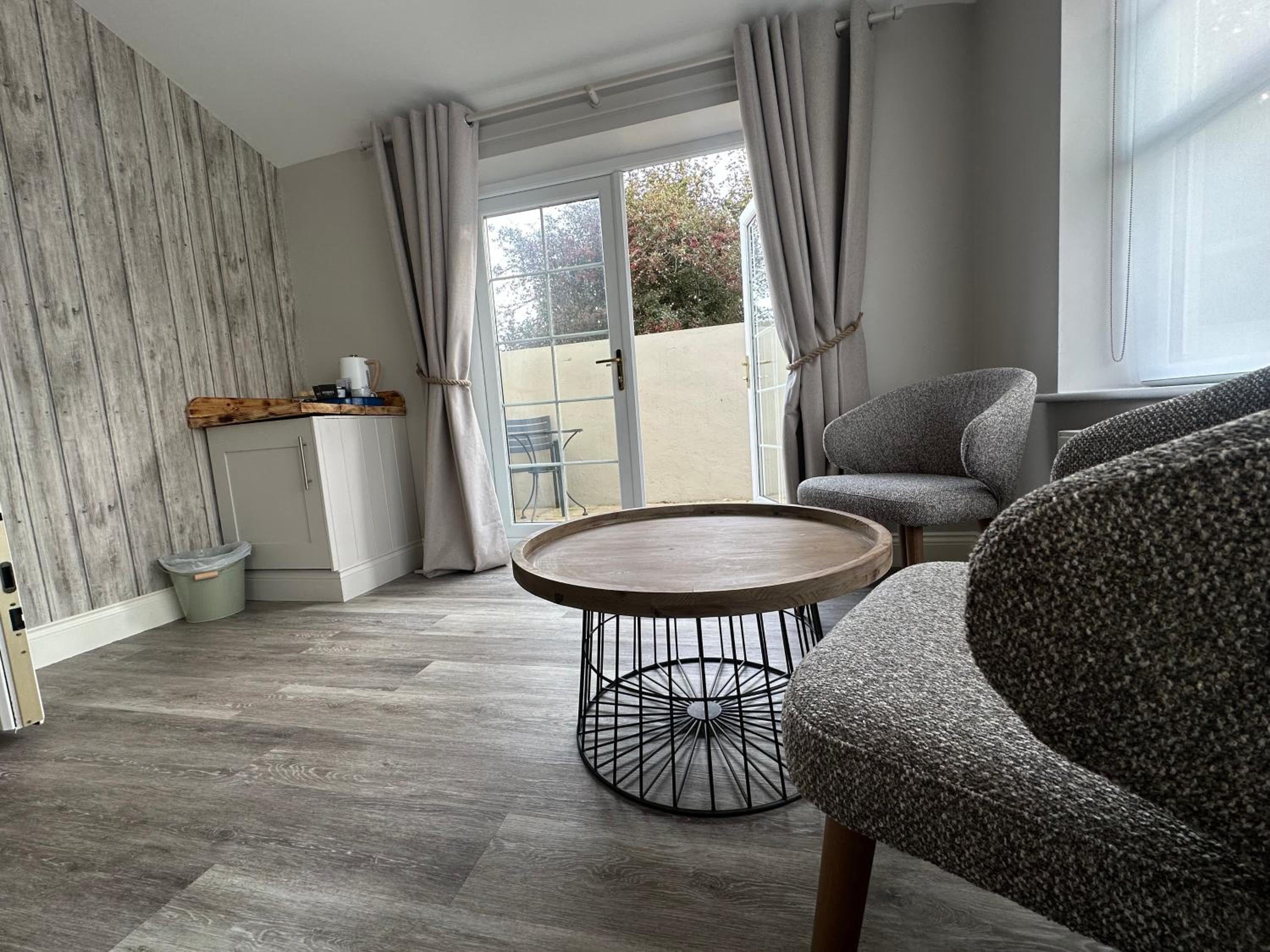 Deluxe Suite with Terrace photo 3