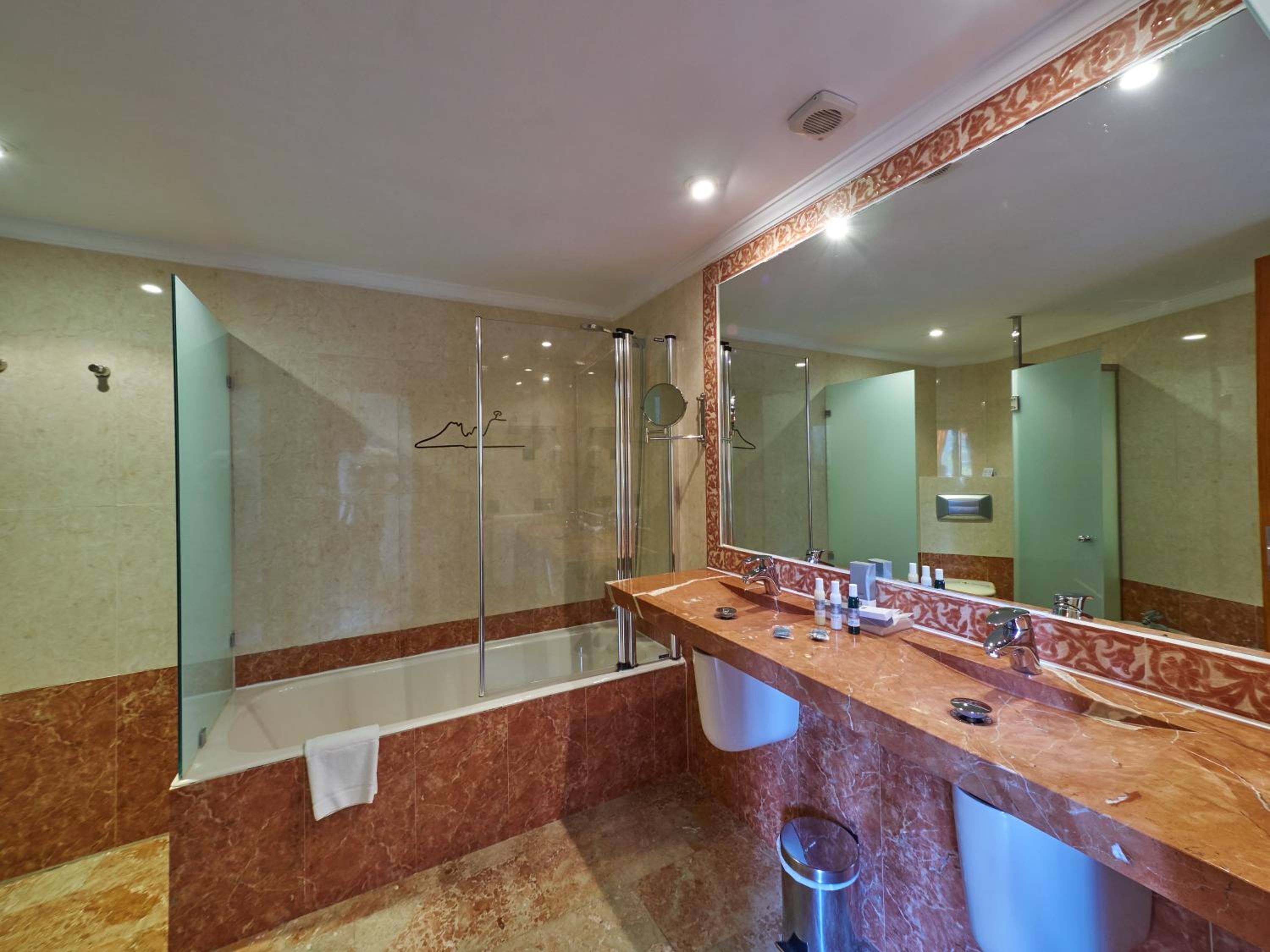 Junior Suite with Sea View - Photo 6