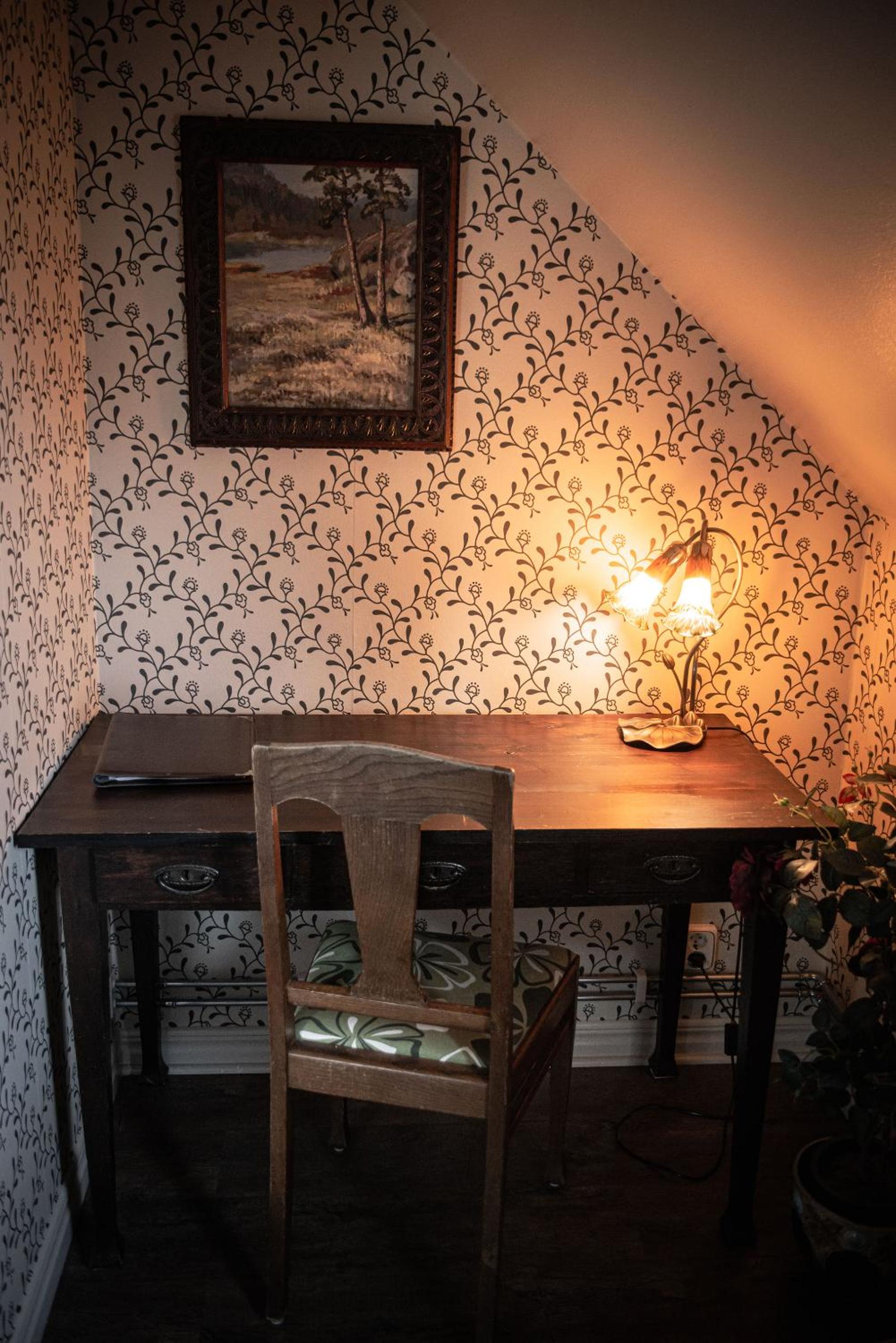 Family Room (2 Adults + 2 Children) - Photo 2