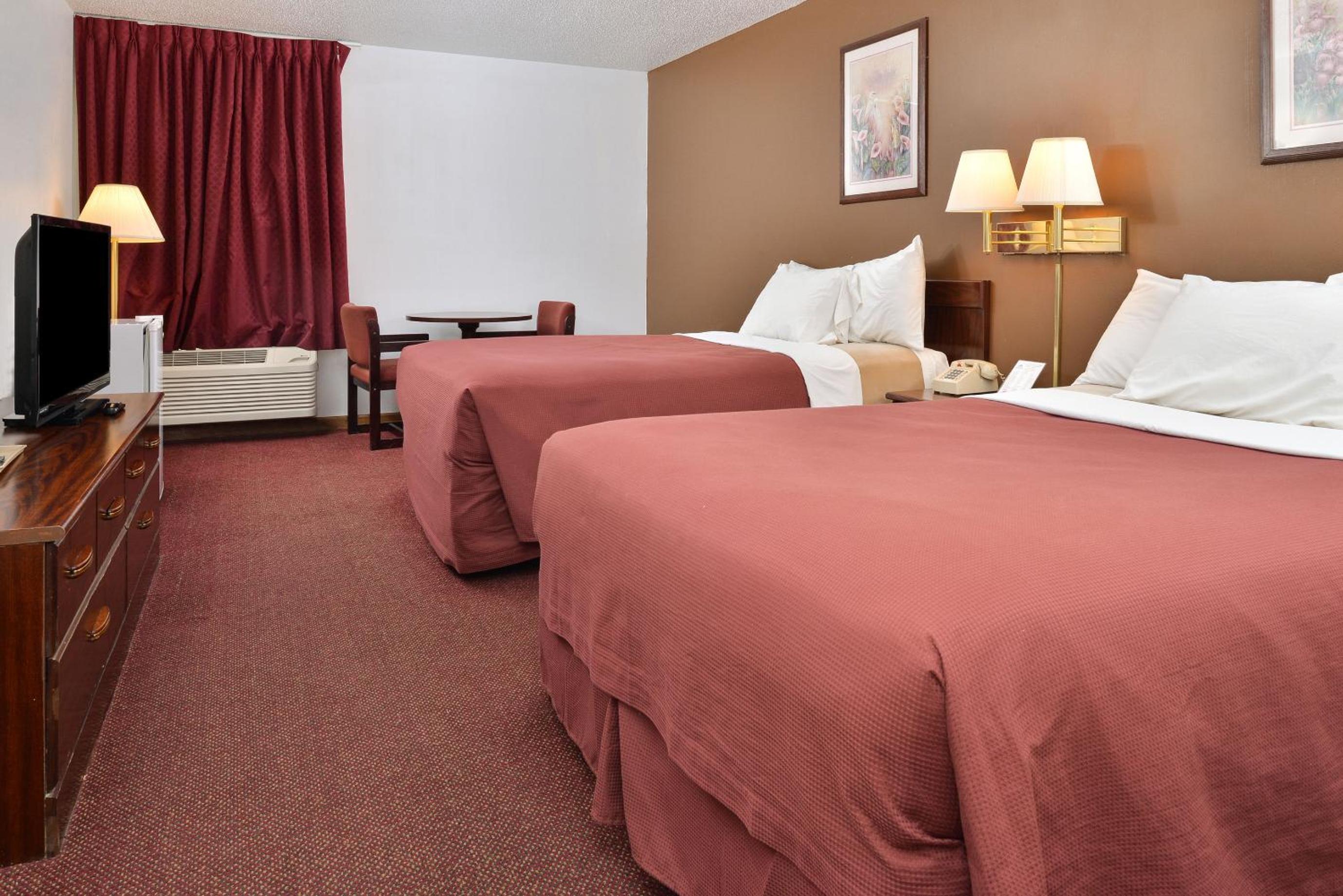 Double Room with Two Double Beds - Non-Smoking photo 2