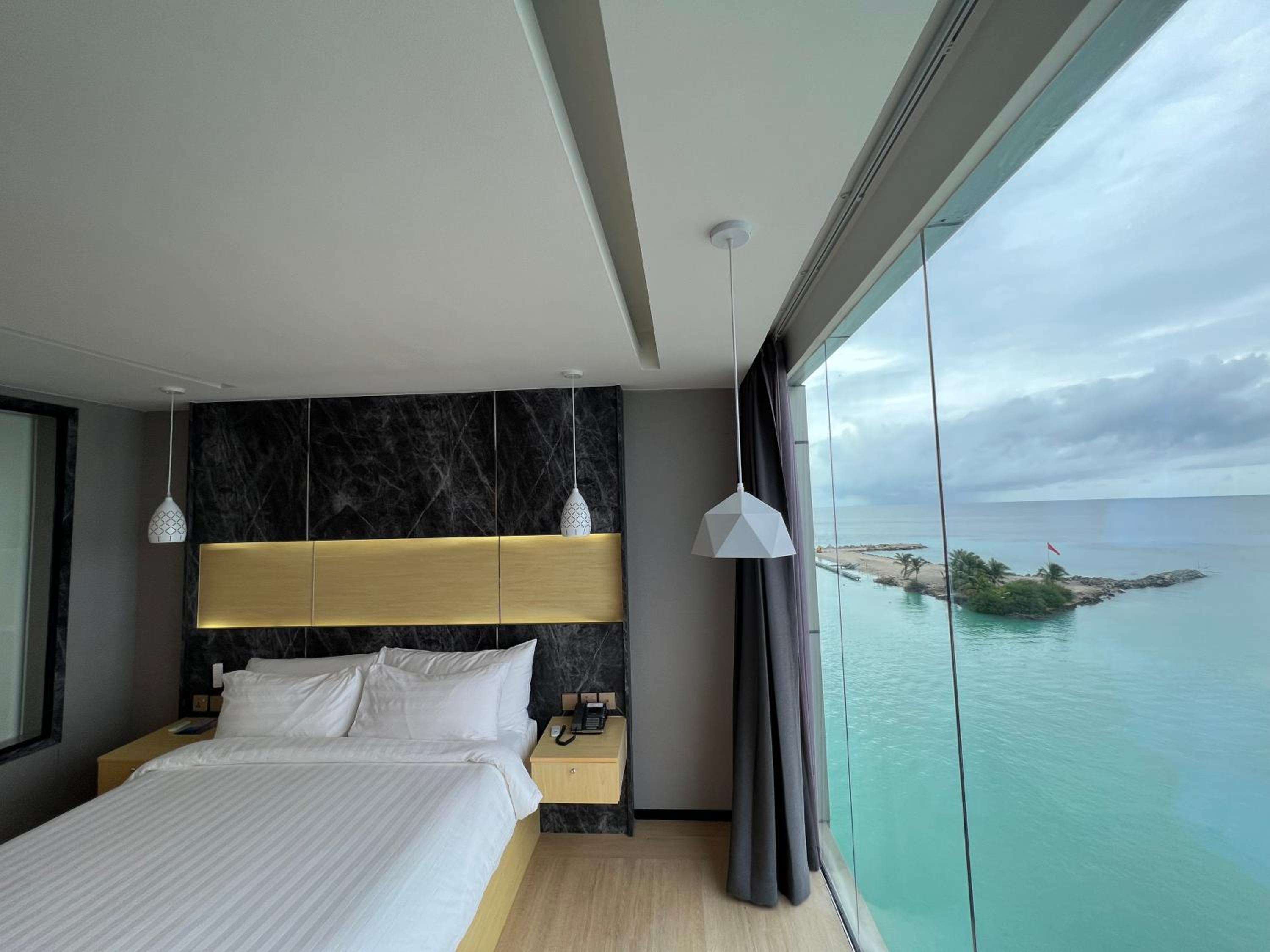 Superior Ocean View - Photo 4