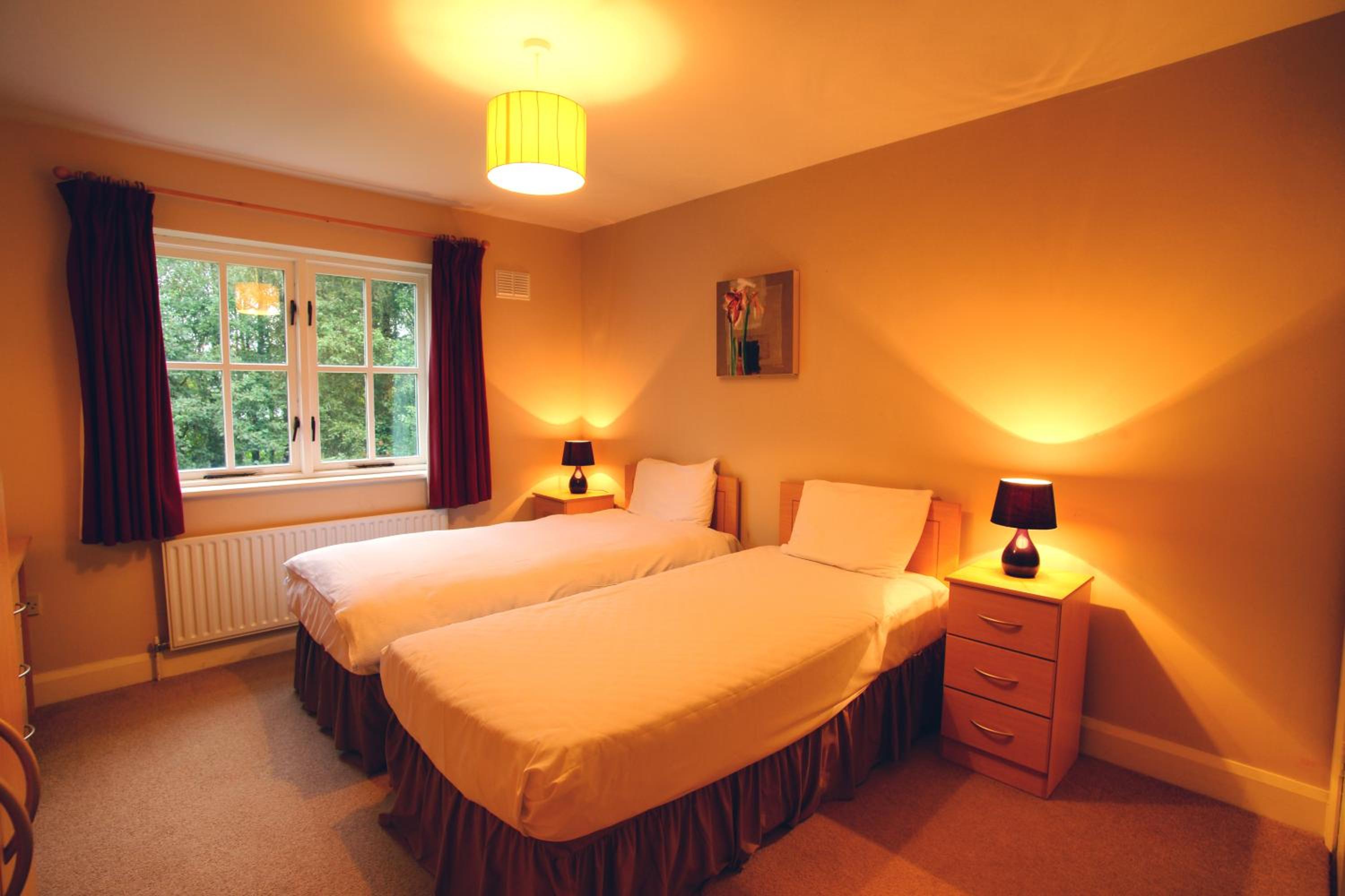 Three-Bedroom House - Photo 9
