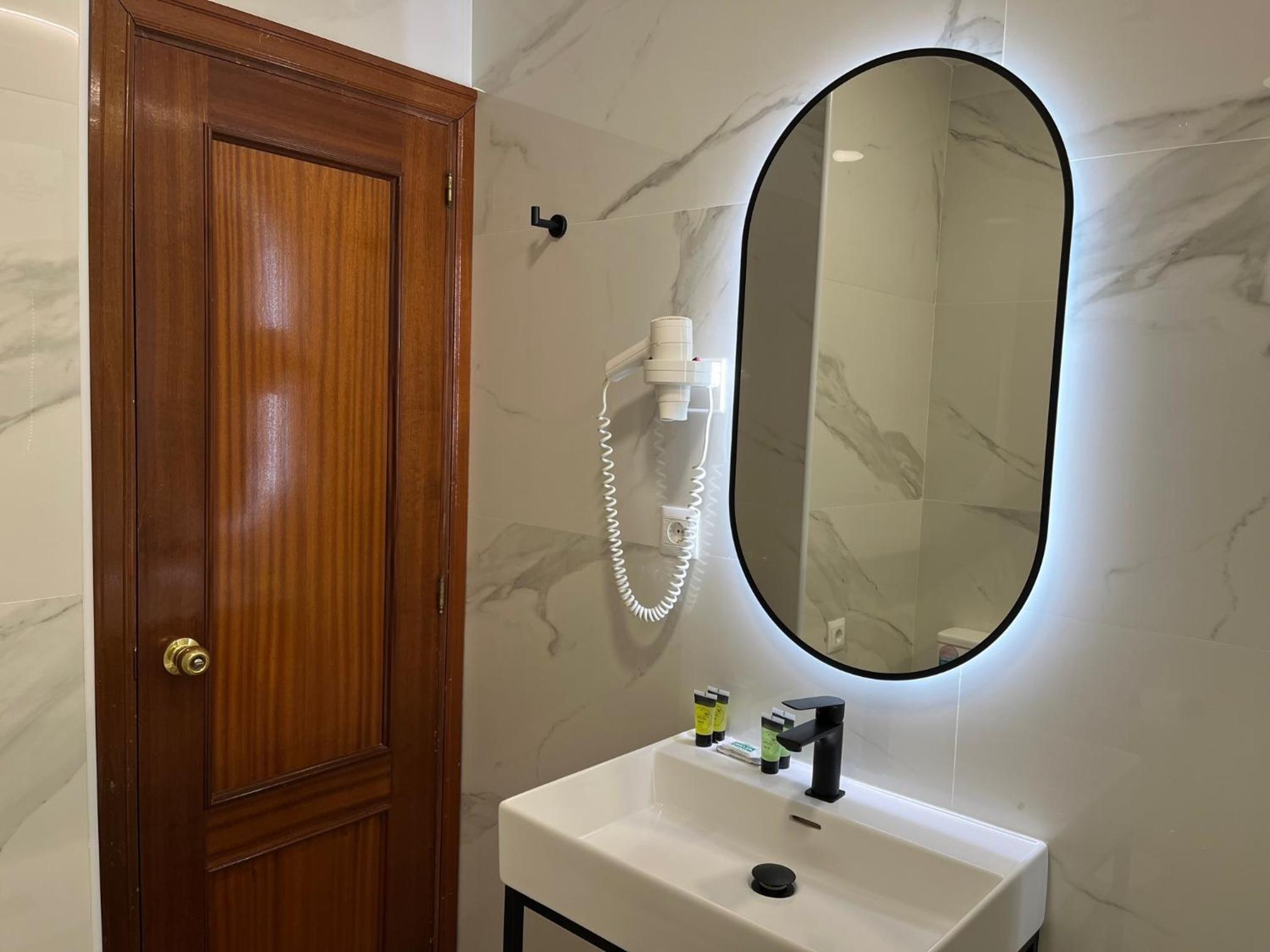 Suite with Spa Bath photo 2