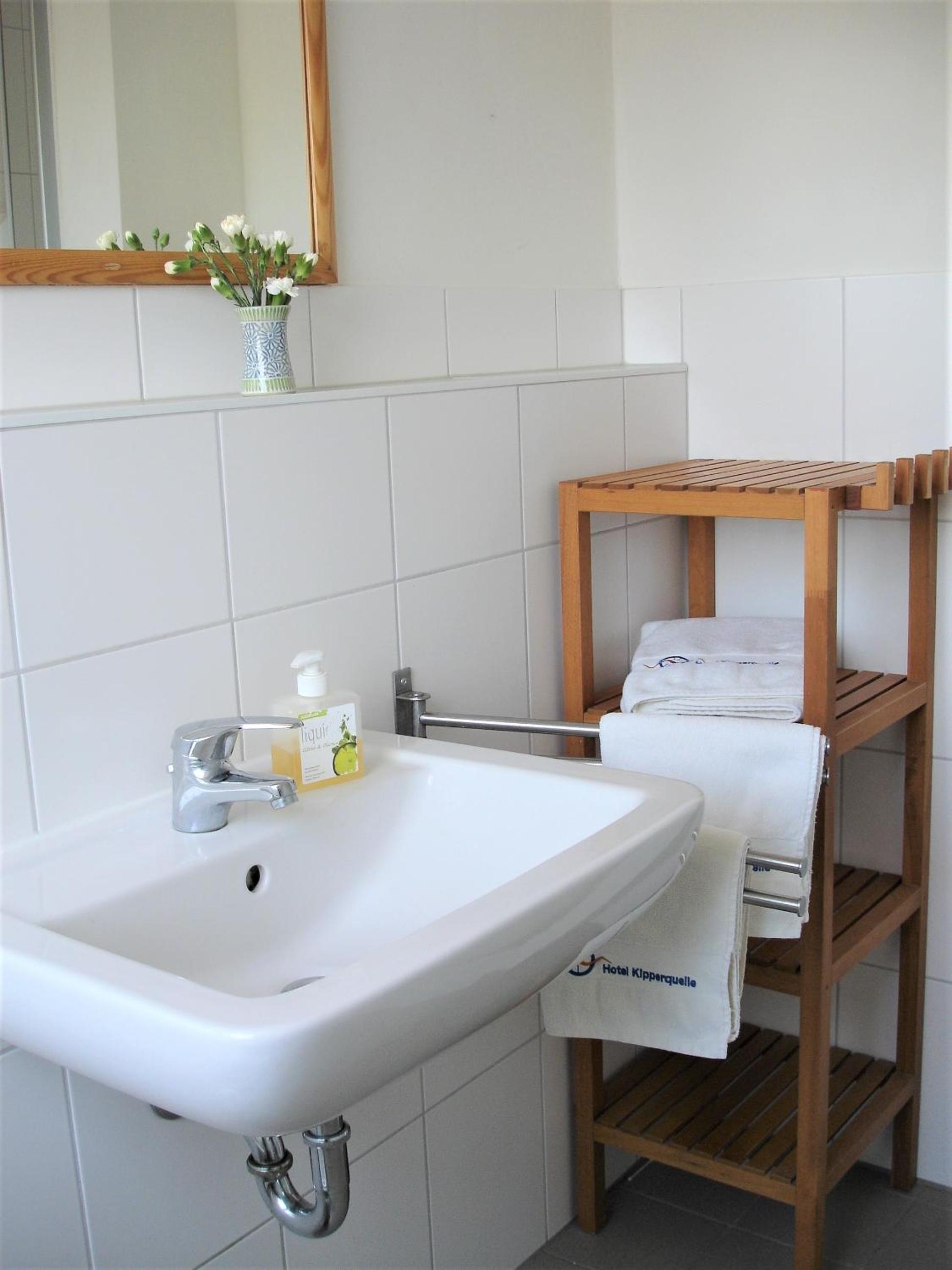 Triple Room with Bathroom - Photo 3