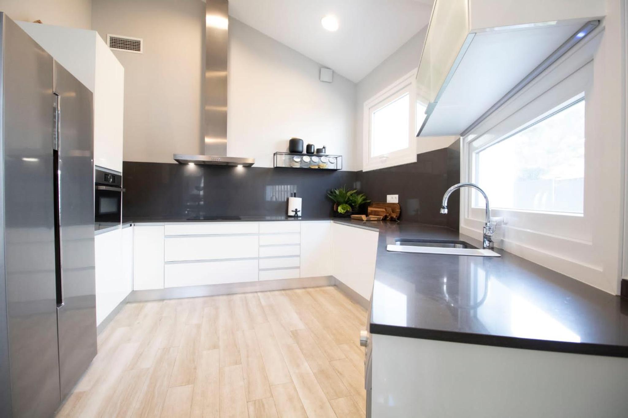 Three-Bedroom Villa photo 2