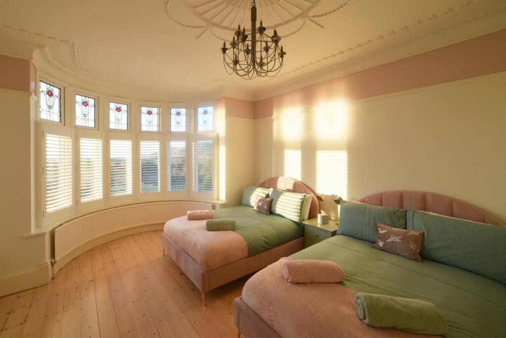 Four-Bedroom House photo 1